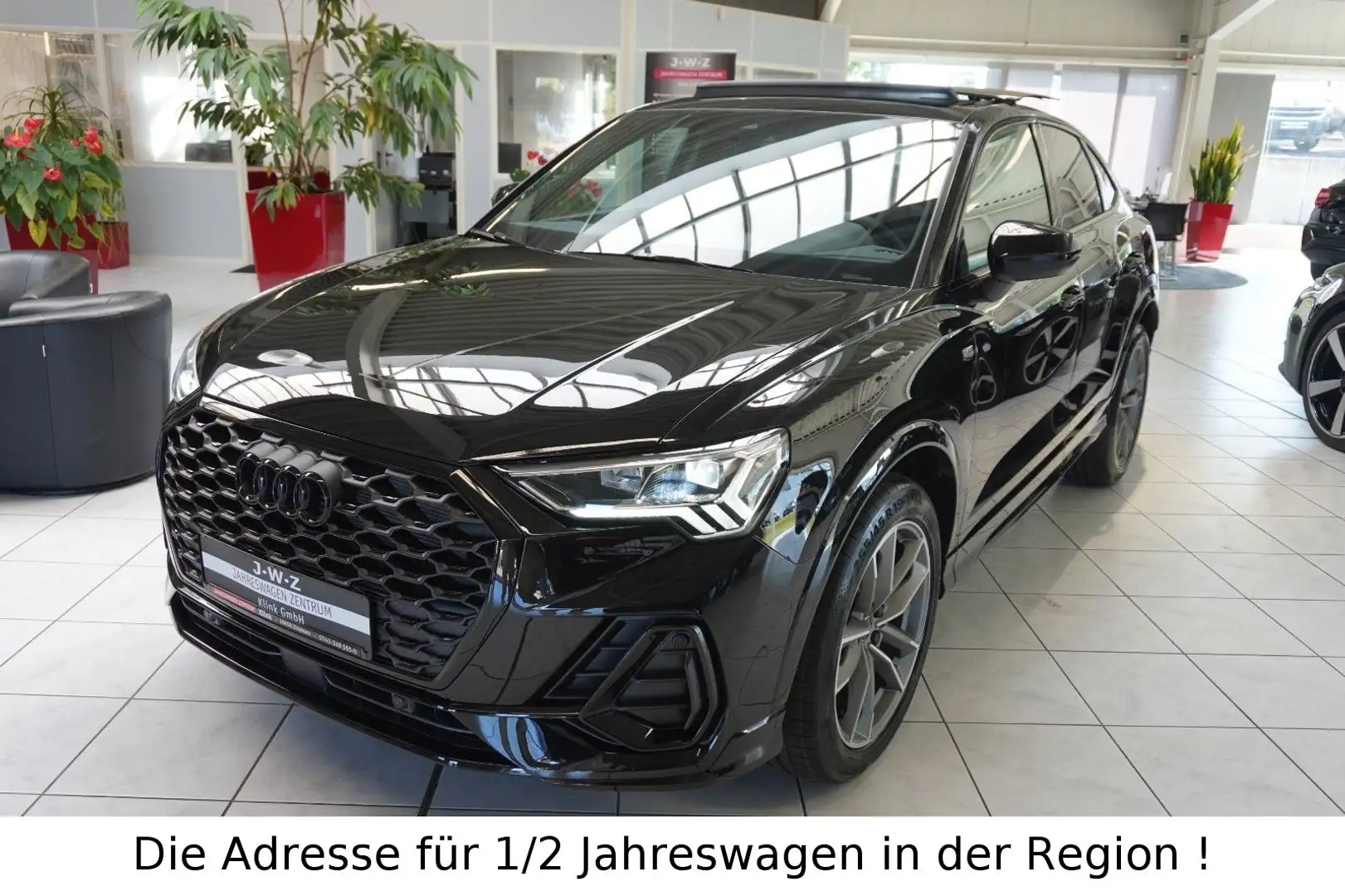 Audi Q3 Sportback 2xS-LINE 35 TFSI S-Tronic*AHK*PANO* Чорний - 1