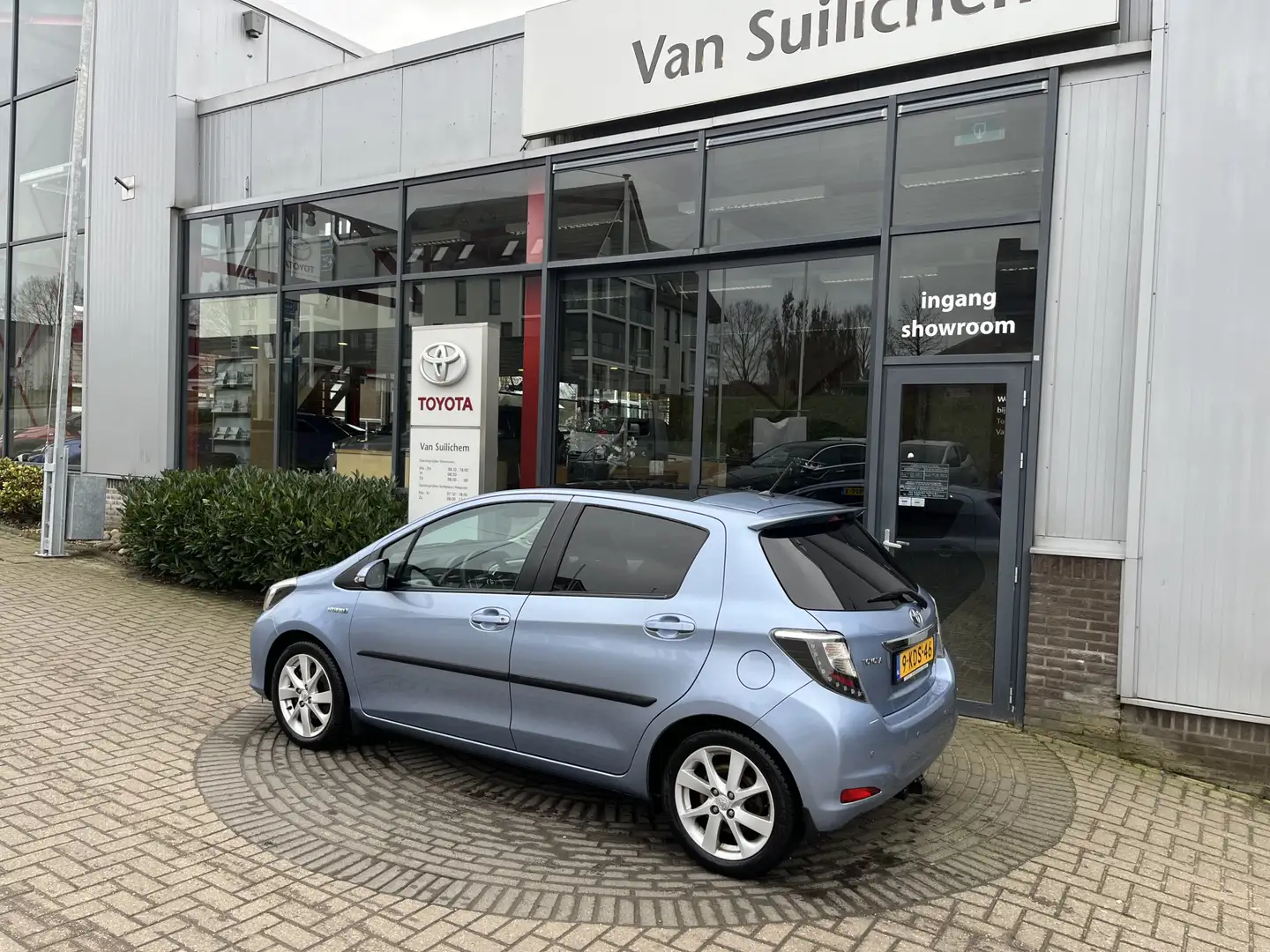 Toyota Yaris 1.5 Full Hybrid Dynamic Blauw - 2