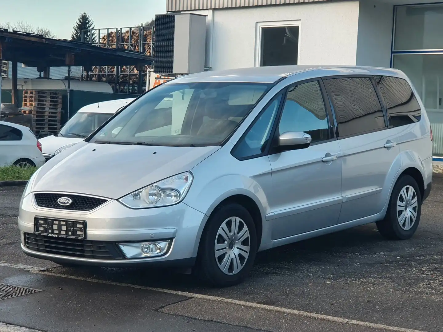 Ford Galaxy 2.0 Trend * 7-Sitzer/PDC/MFL Silver - 1