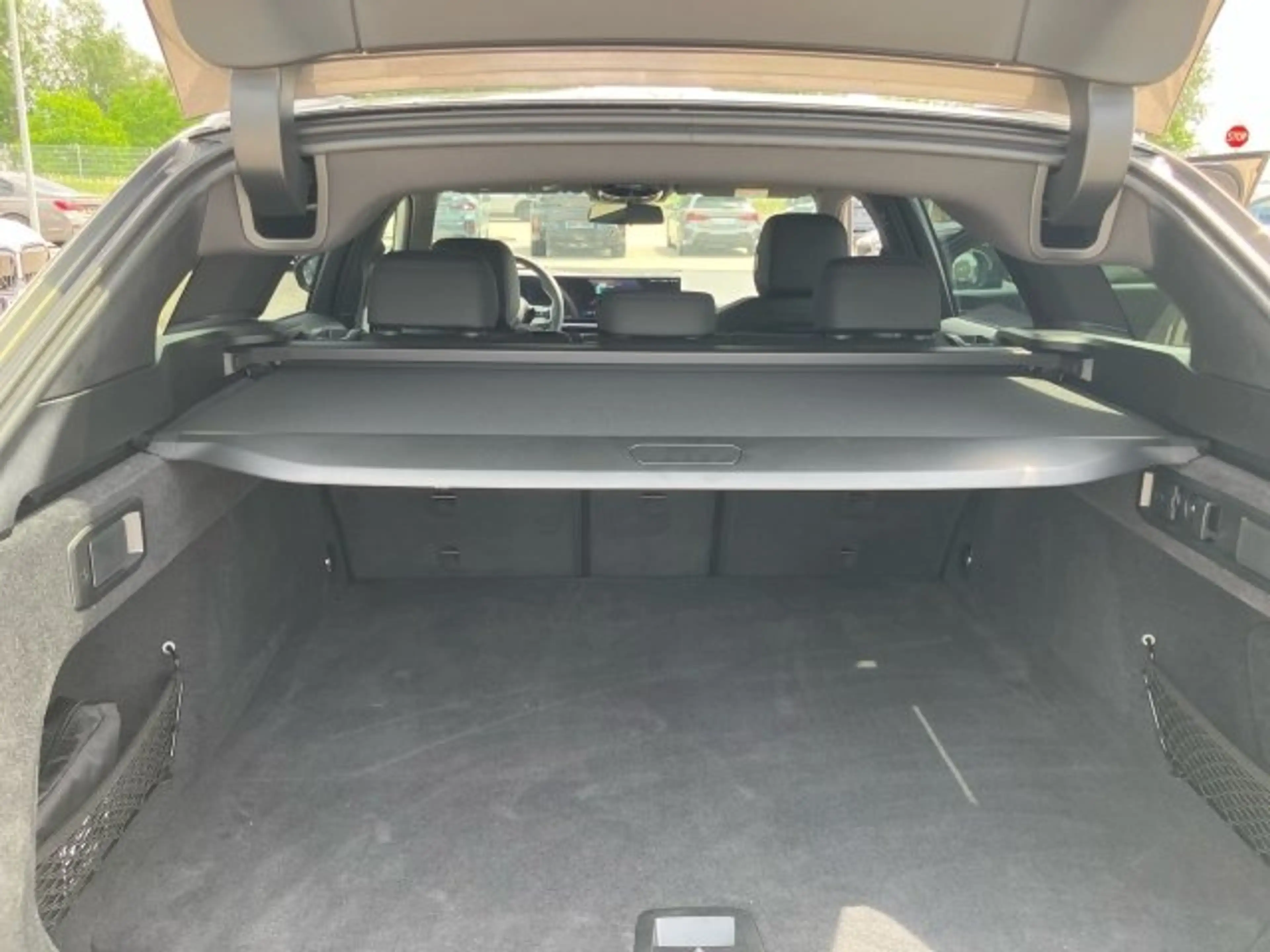 BMW i5 xDrive40 Touring — photo 13