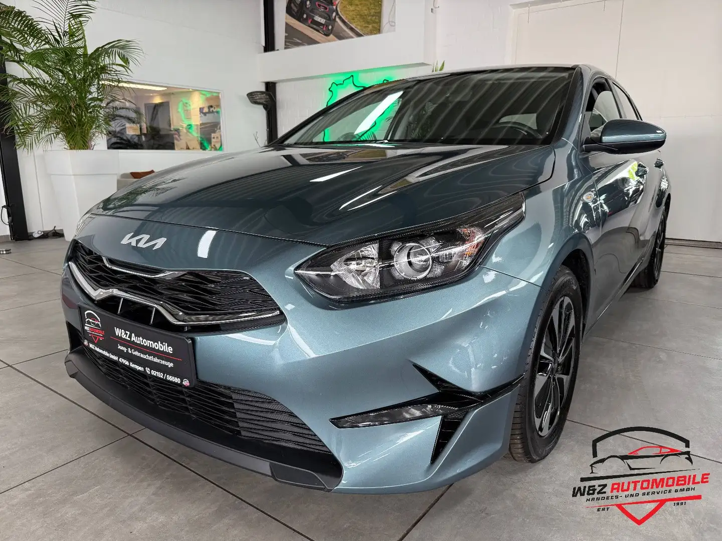 Kia Ceed / cee'd Ceed 1.5 T-GDI +Navi+Kamera+SHZ+PDC+CarPlay+ Grau - 1