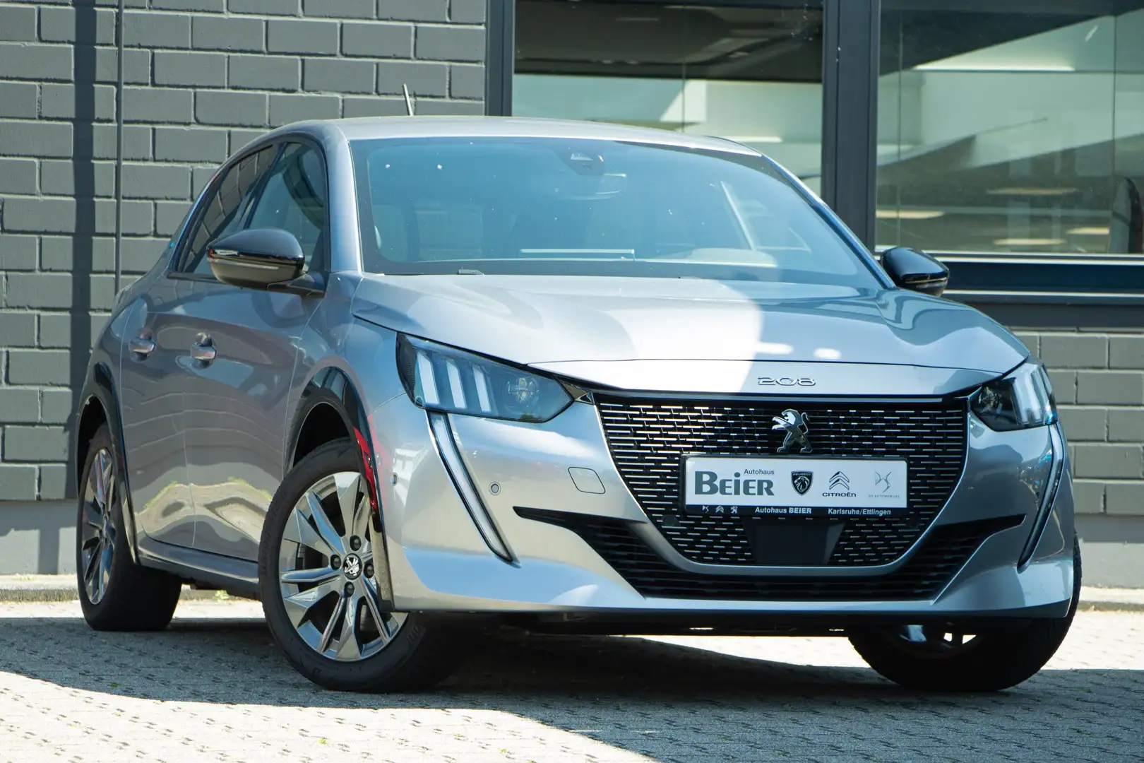 Peugeot e-208 E-GT Pack 136 Navi/ Klimaau./ PDC Grau - 2