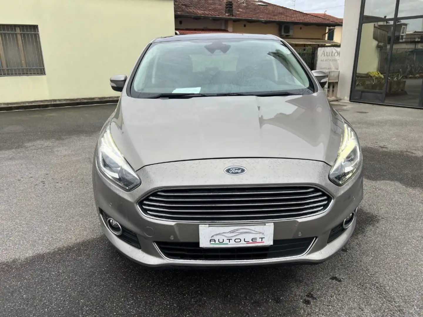 Ford S-Max 2.0 TDCi 180CV Start&Stop Powershift Titanium Szary - 2