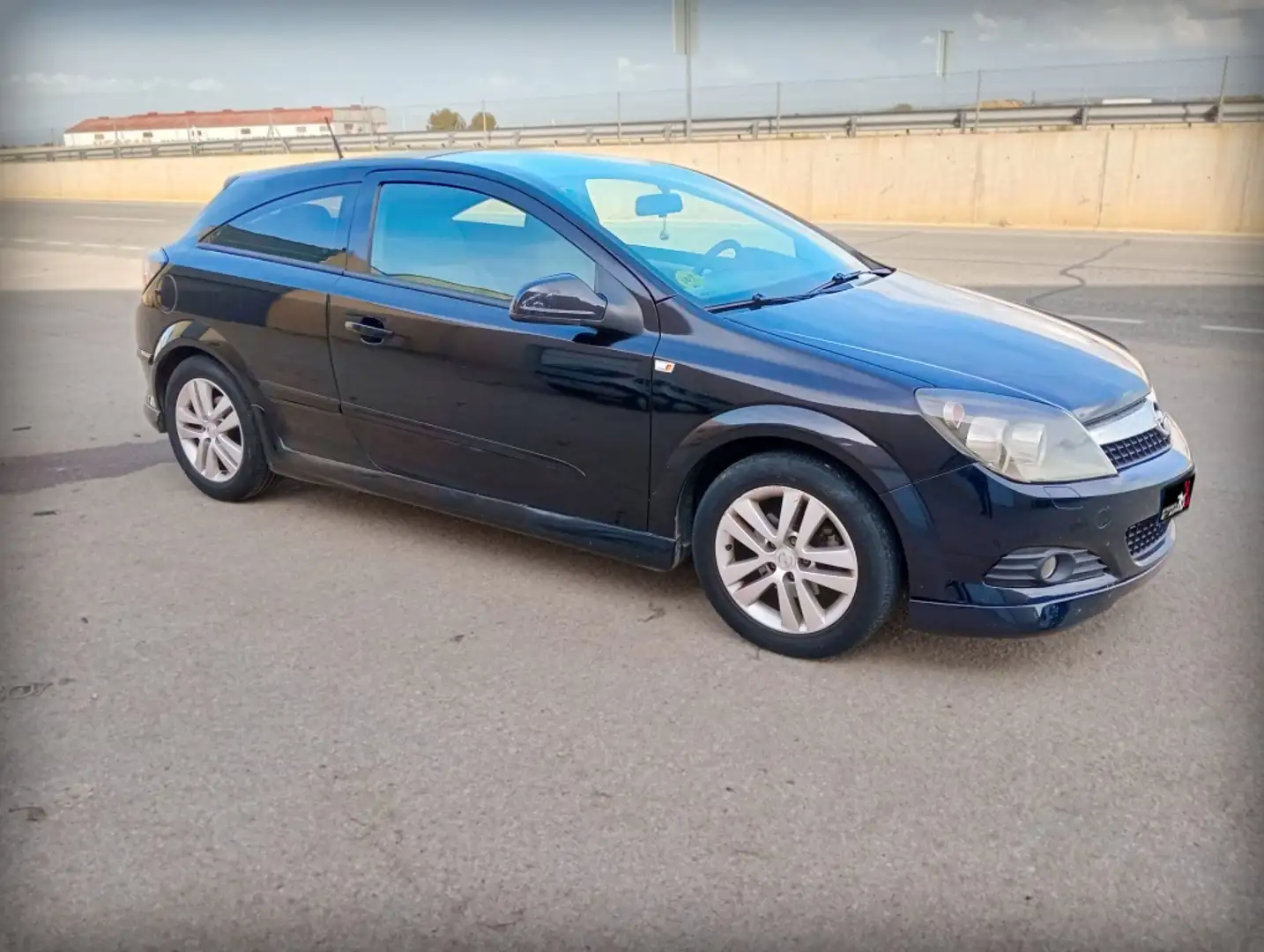 Opel Astra 1.7CDTI Cosmo Schwarz - 2