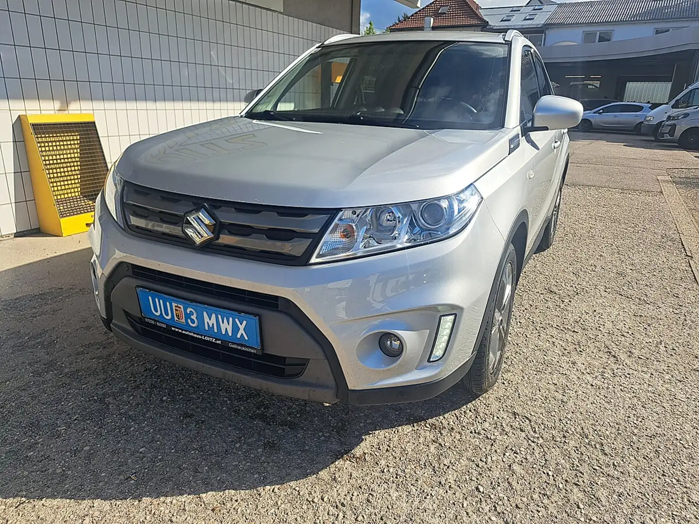 Suzuki Vitara 1,6 VVT 4WD GL Shine Aut. Silber - 2