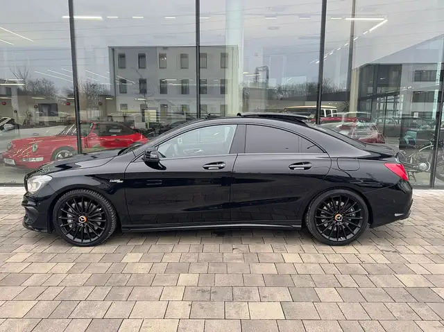 Mercedes-Benz CLA 45 AMG OrangeArt Edition 4MATIC Aut. *PERFORMANCE SITZ...