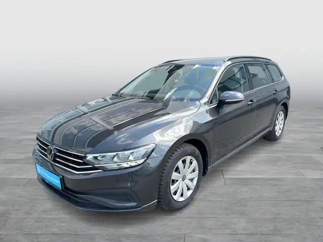 Volkswagen Passat view 2