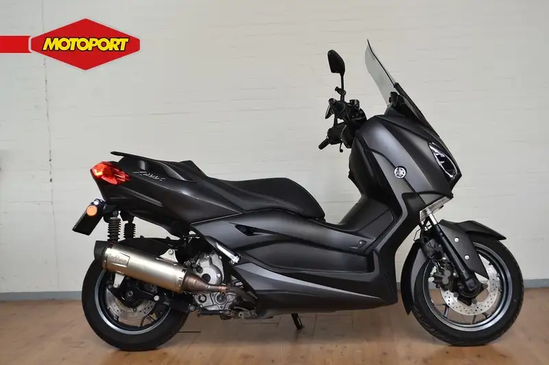 Yamaha XMAX 300