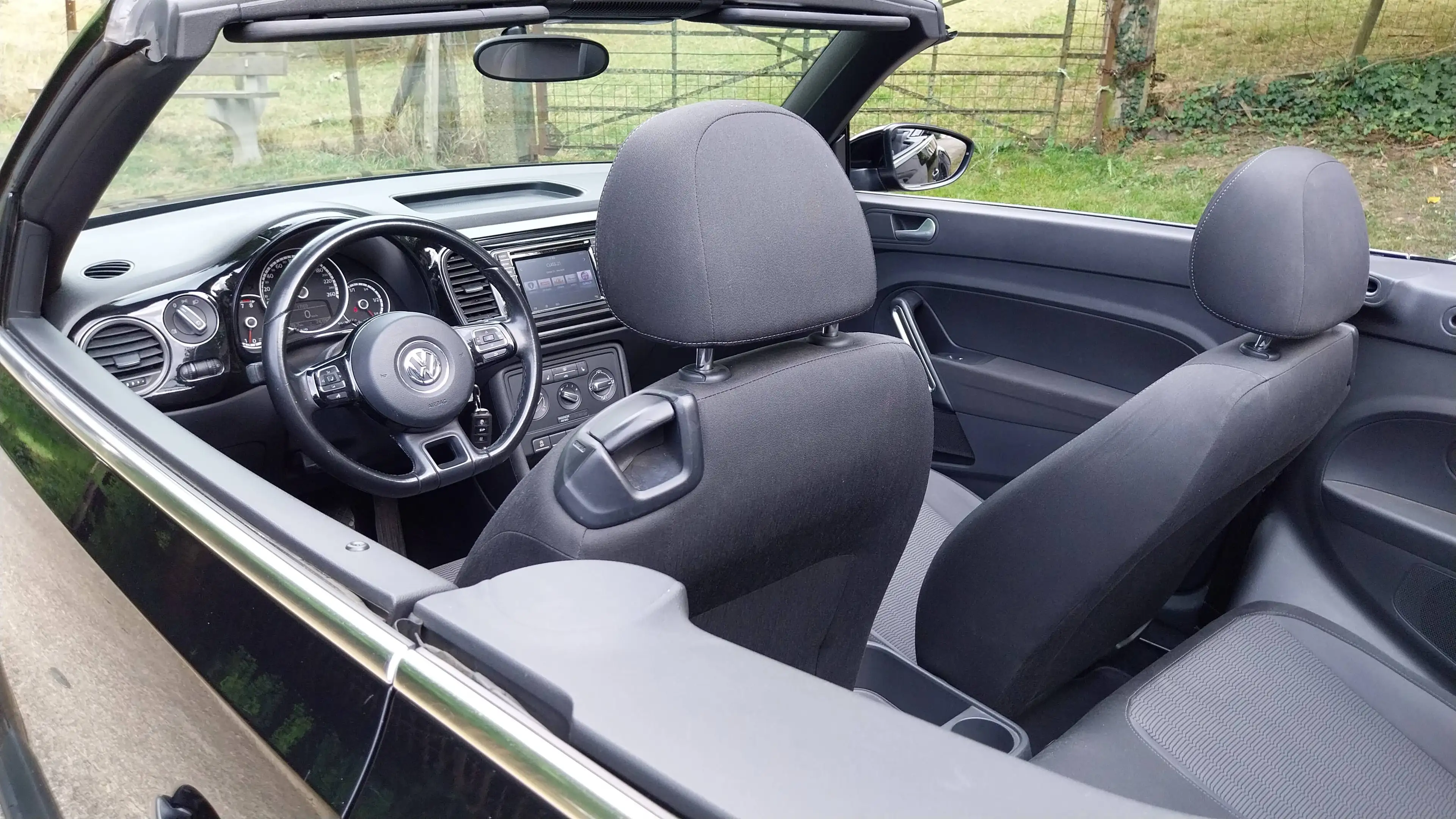 Volkswagen Beetle Beetle Cabriolet 1.2 TSI / parfait état / GPS — photo 12