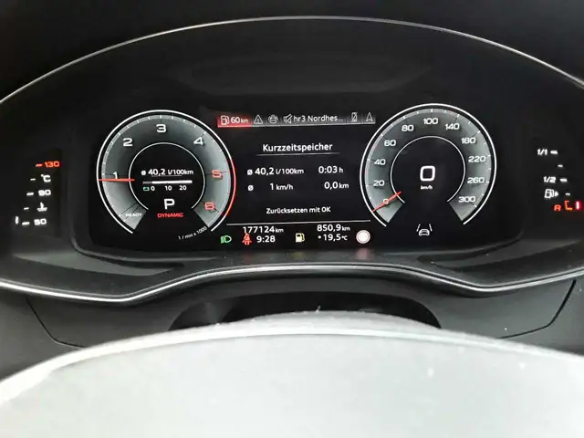 Audi A6 view 11