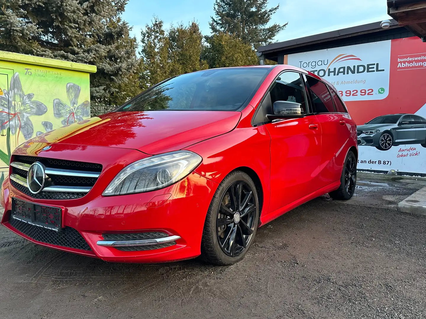Mercedes-Benz B 180 Sports Tourer TÜV/HU-02/27/SHZ/18-Zoll Alu. Rot - 1