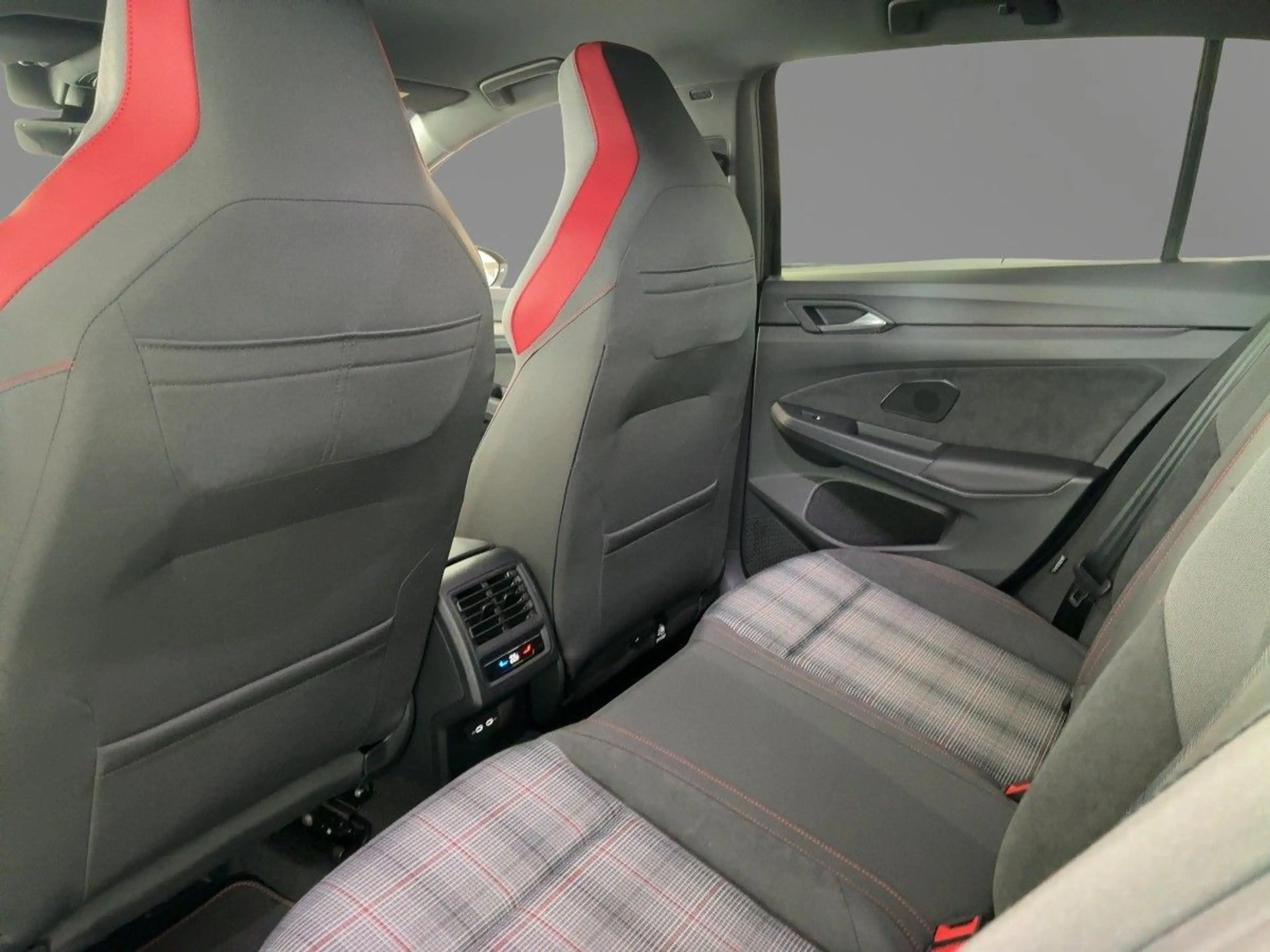 Volkswagen Golf GTI Black Business&Komfort WKR RFK Harman — photo 8