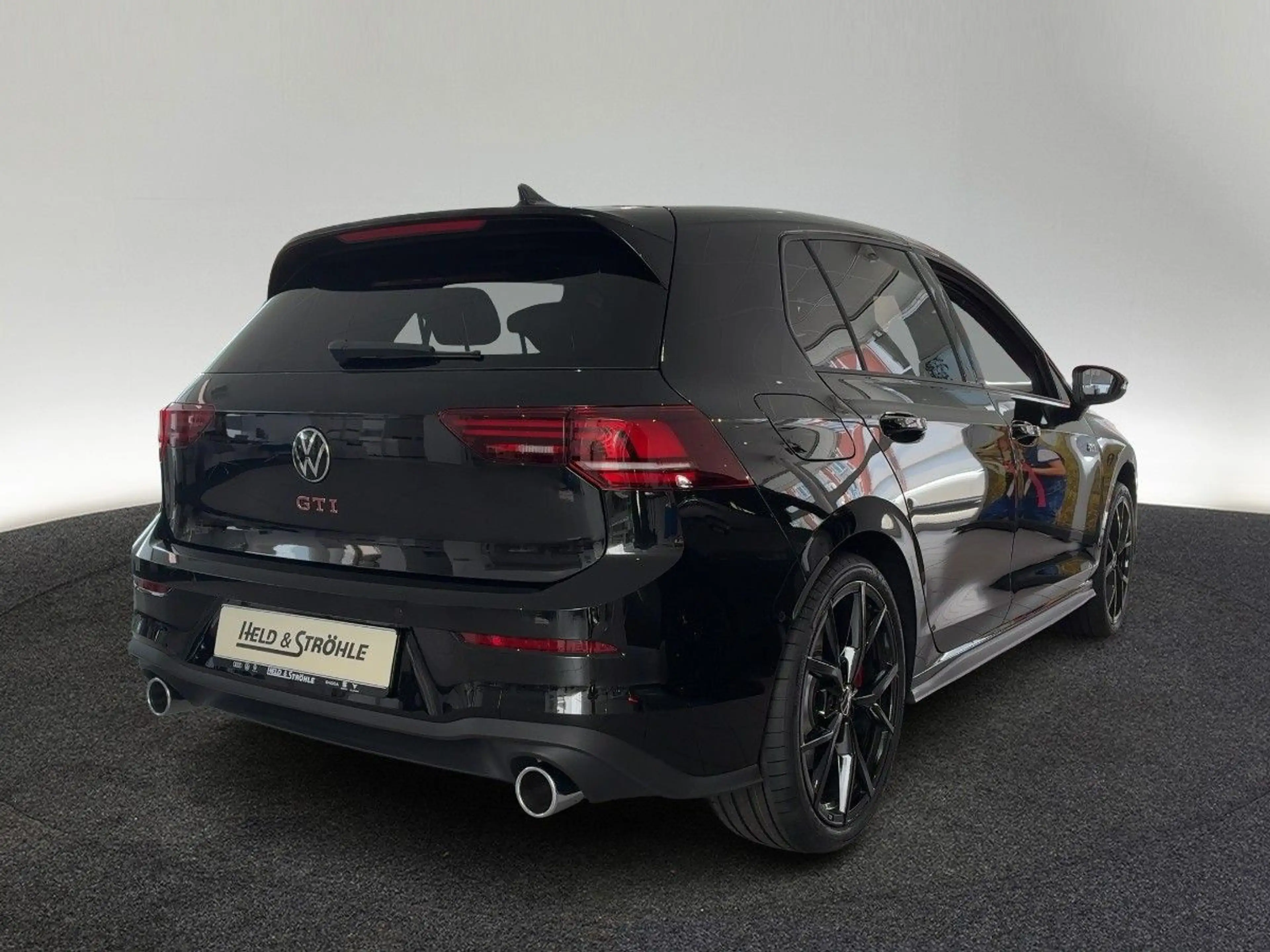 Volkswagen Golf GTI Black Business&Komfort WKR RFK Harman — photo 4