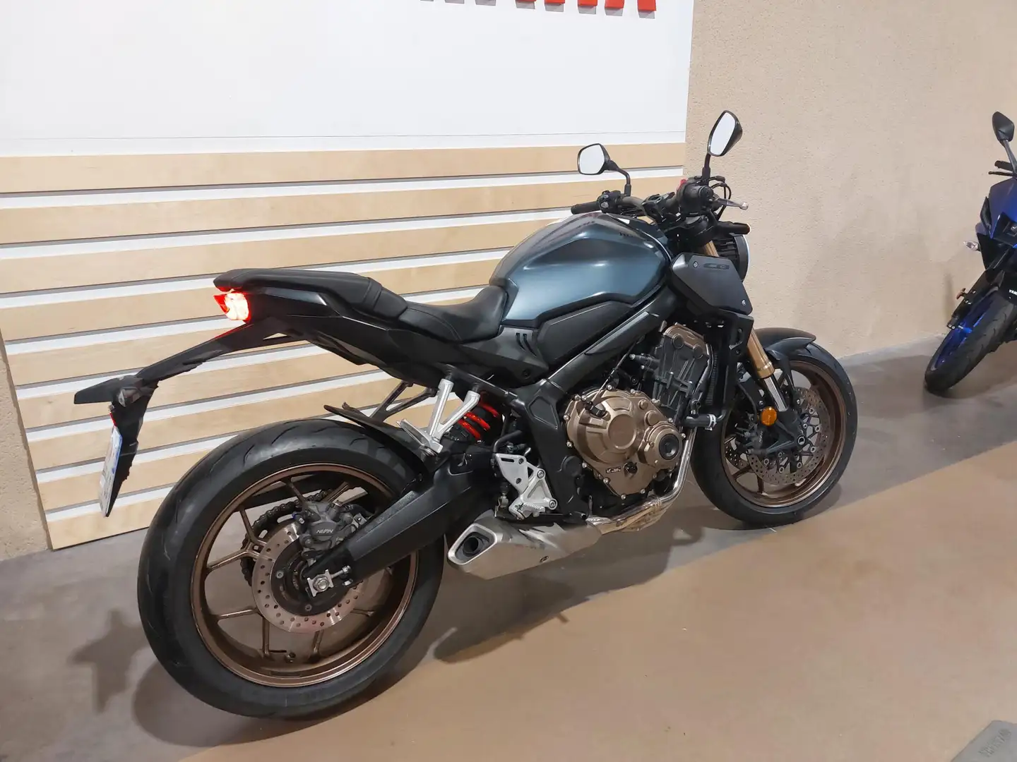 Honda CB 650 Grijs - 2