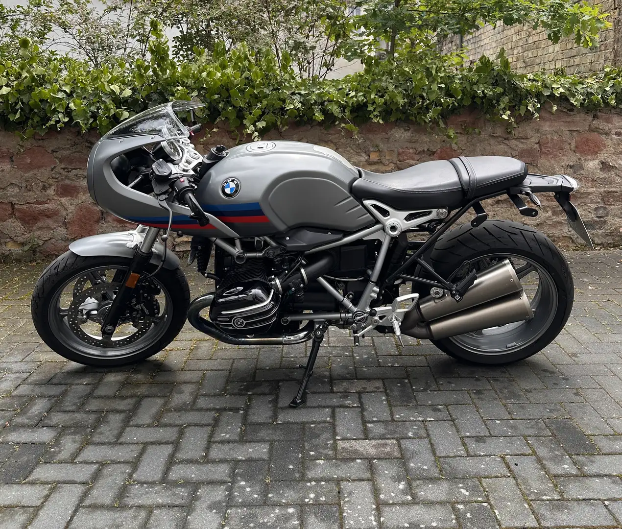 BMW R nineT Racer - 1