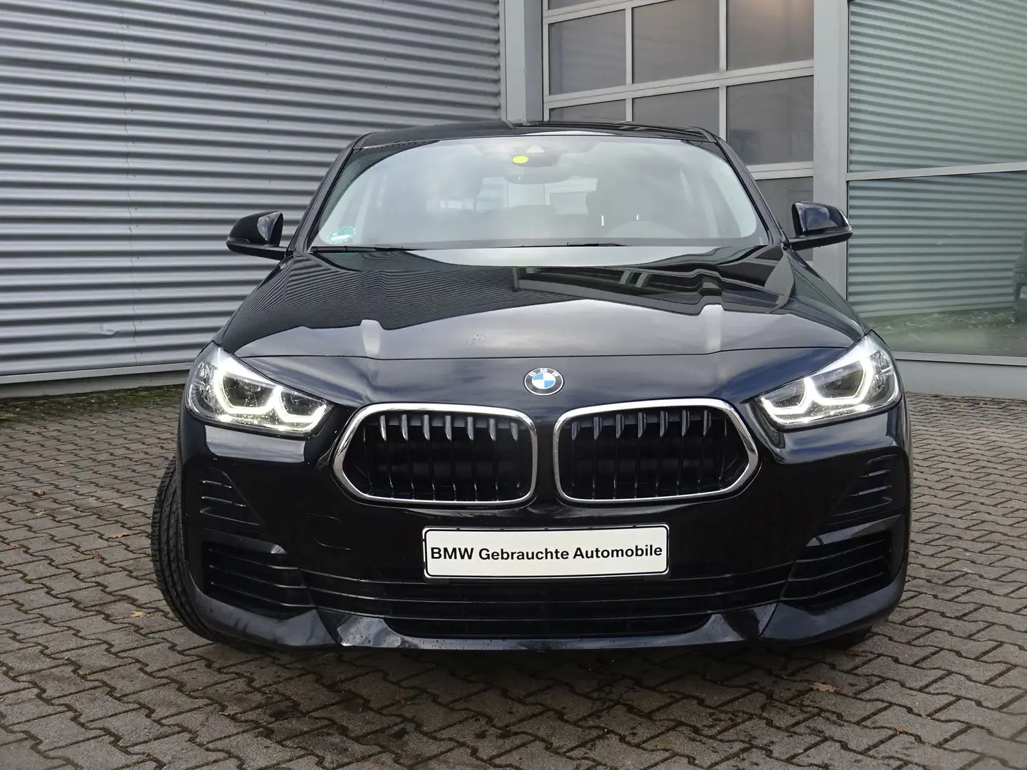 BMW X2 sDrive18d LED Navi BusinessPaket LM SH Noir - 2