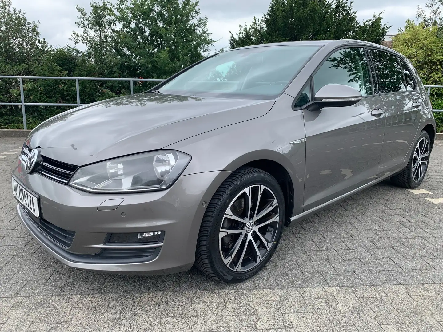 Volkswagen Golf 1.4 TSI AUTOMATIK BlueMotion Technology Cup Grijs - 1