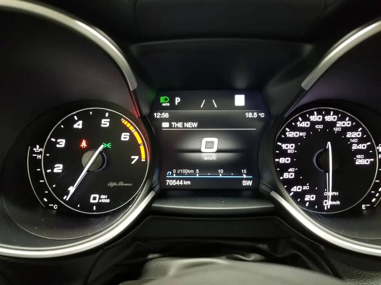 Alfa Romeo Stelvio снимка Alfa Romeo Stelvio