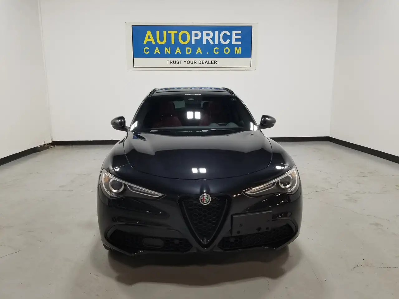 Alfa Romeo Stelvio снимка Alfa Romeo Stelvio