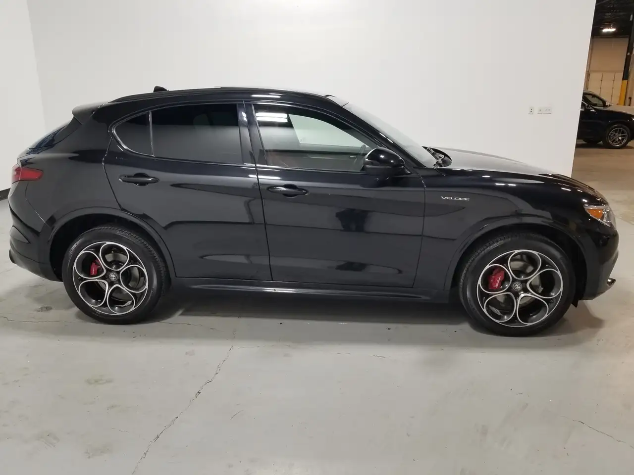 Alfa Romeo Stelvio снимка Alfa Romeo Stelvio