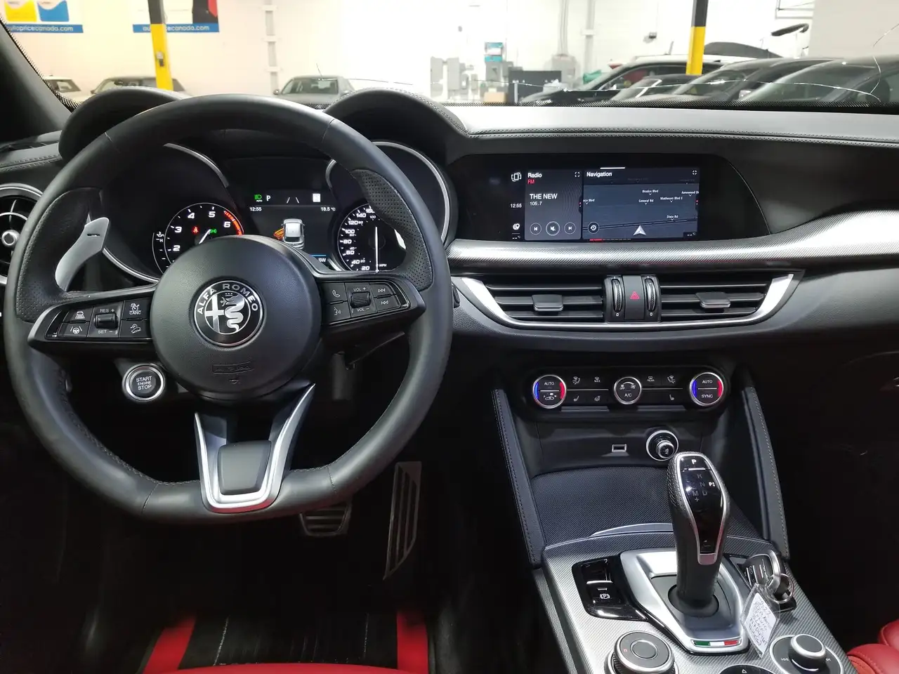 Alfa Romeo Stelvio снимка Alfa Romeo Stelvio