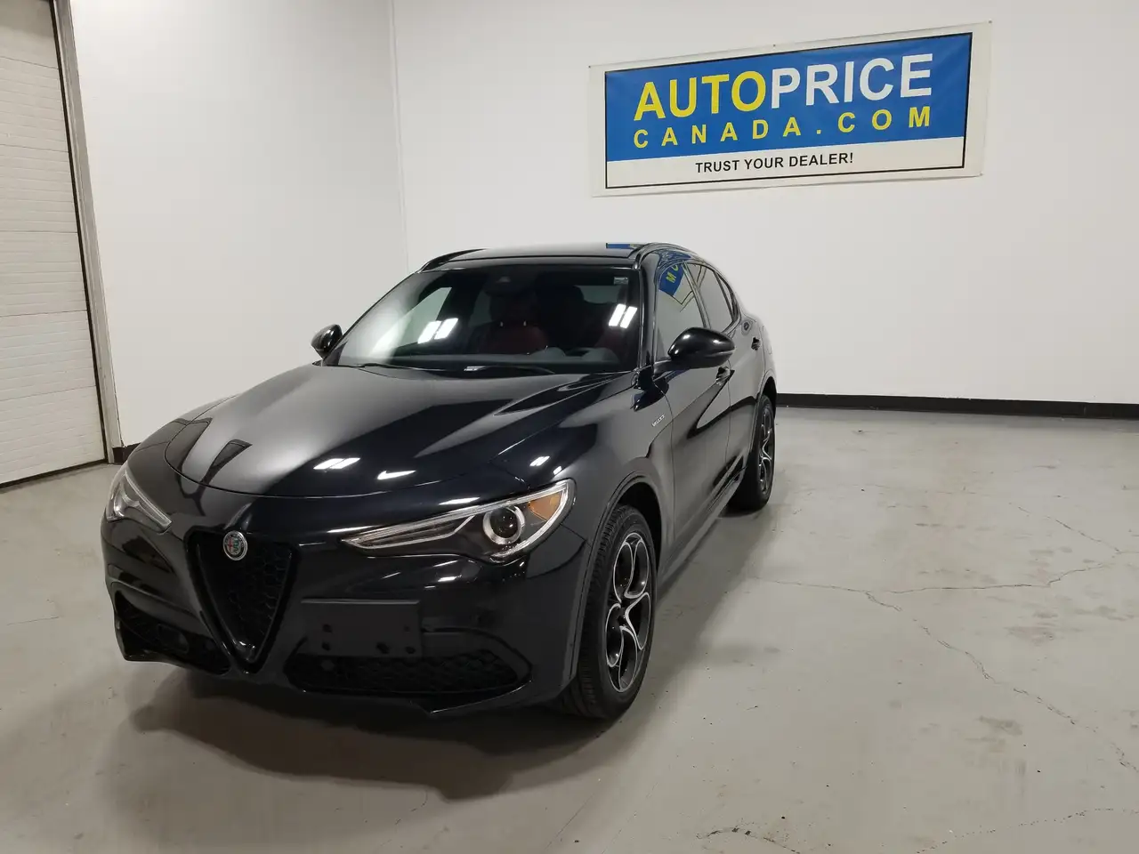 Alfa Romeo Stelvio снимка Alfa Romeo Stelvio