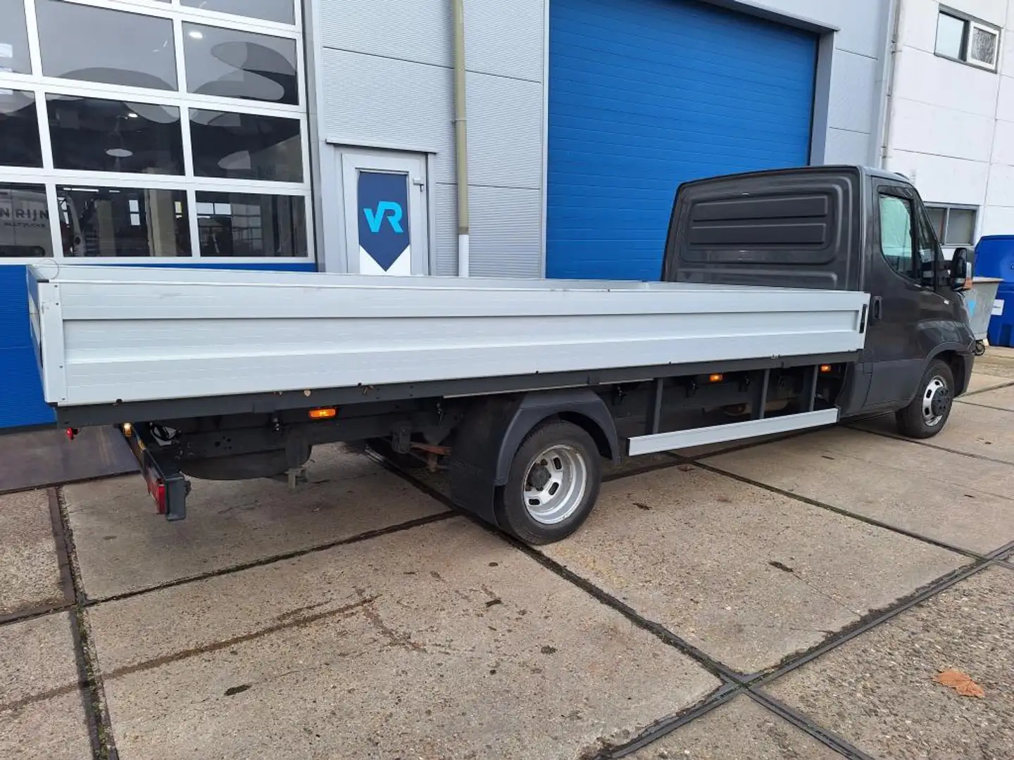 Iveco Daily 35C14V 2.3 410 H3 Grijs - 2