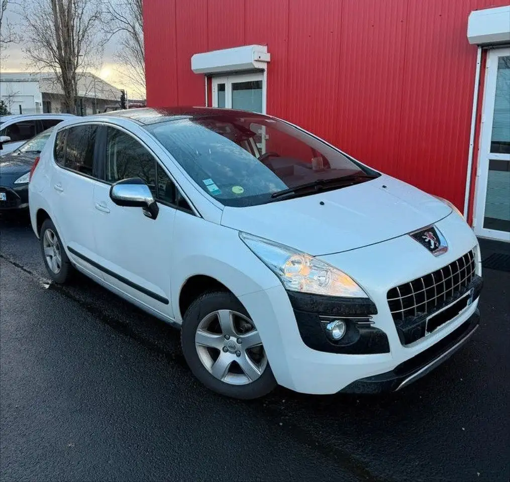 Peugeot 3008 1.6 HDi 112ch Allure GPS-TOIT PANO