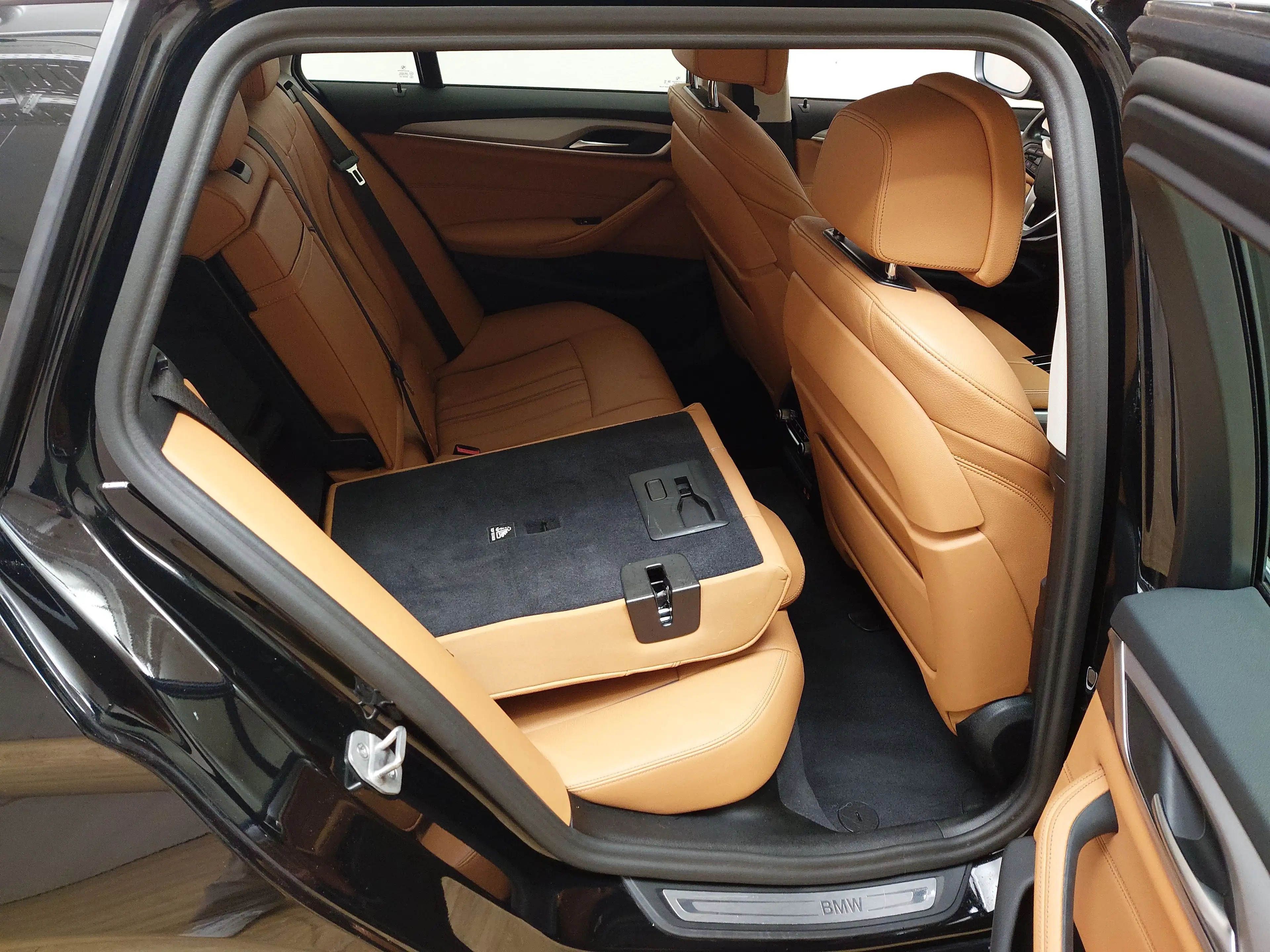 BMW 530 dA Touring xDr Leder Navi LED LC prof. RFK — photo 11
