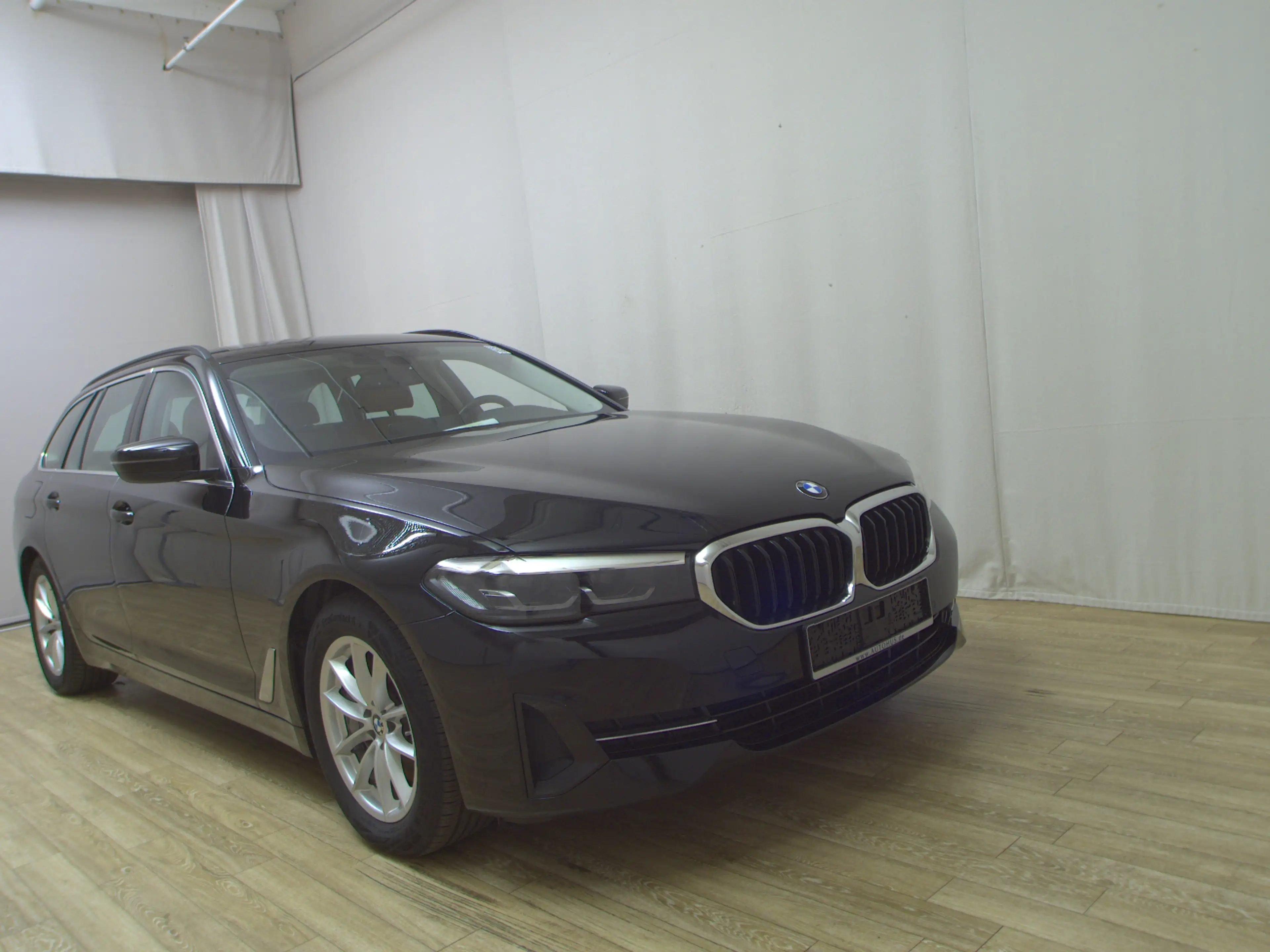 BMW 530 dA Touring xDr Leder Navi LED LC prof. RFK — photo 3