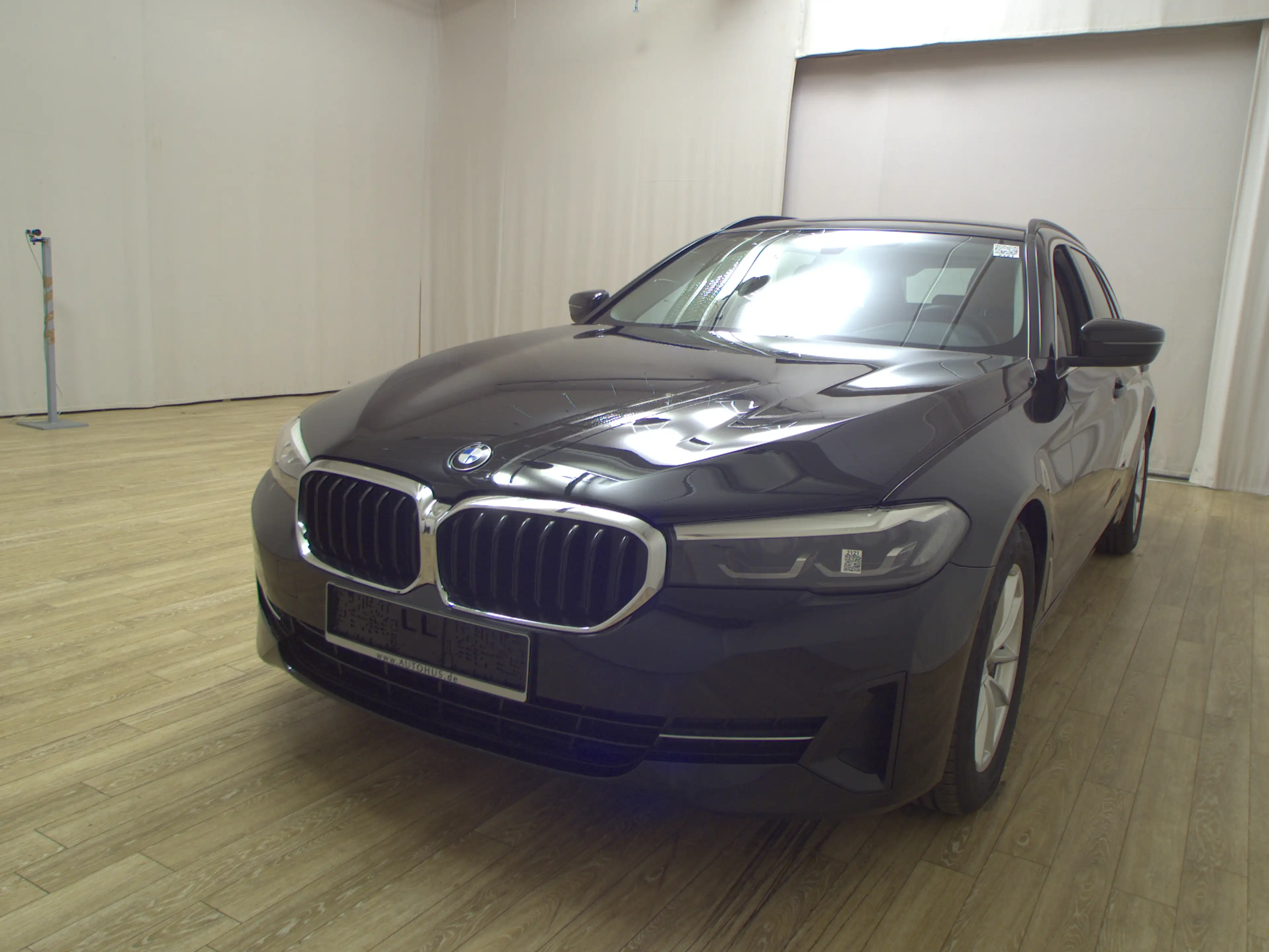 BMW 530 dA Touring xDr Leder Navi LED LC prof. RFK — photo 2
