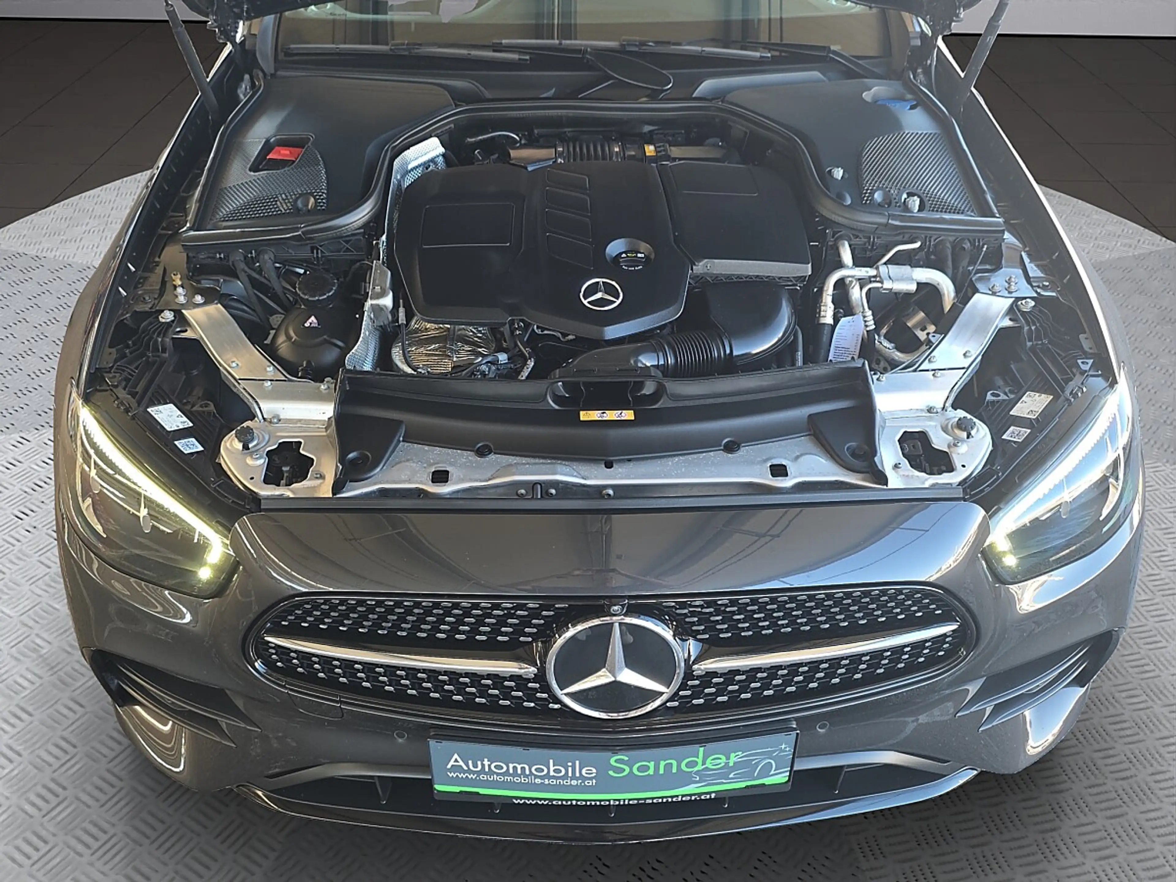 Mercedes-Benz E 220 d 4Matic Cabrio AMG SPORT*AIRSCARF/MULTIBEAM* — photo 6