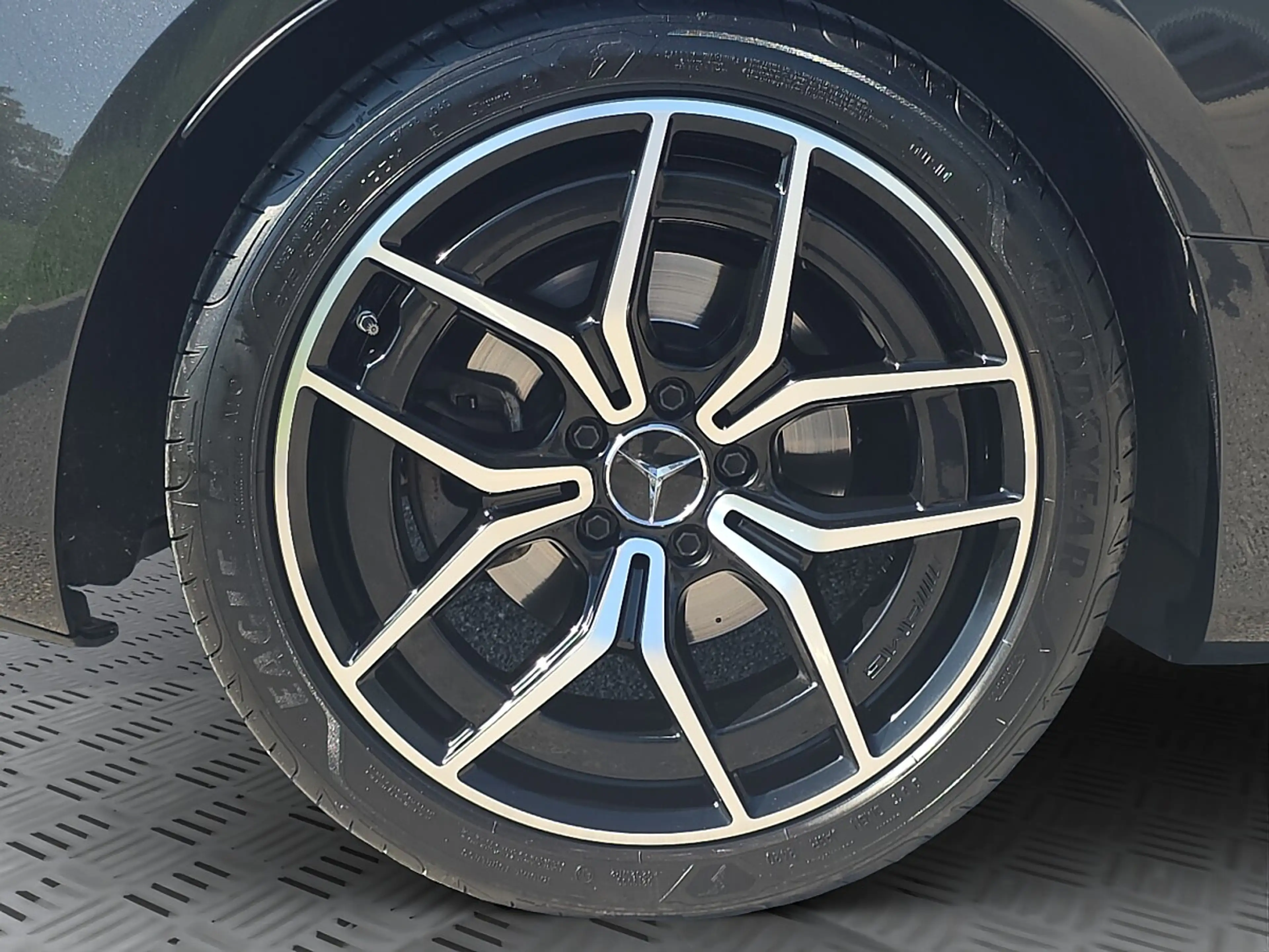 Mercedes-Benz E 220 d 4Matic Cabrio AMG SPORT*AIRSCARF/MULTIBEAM* — photo 10