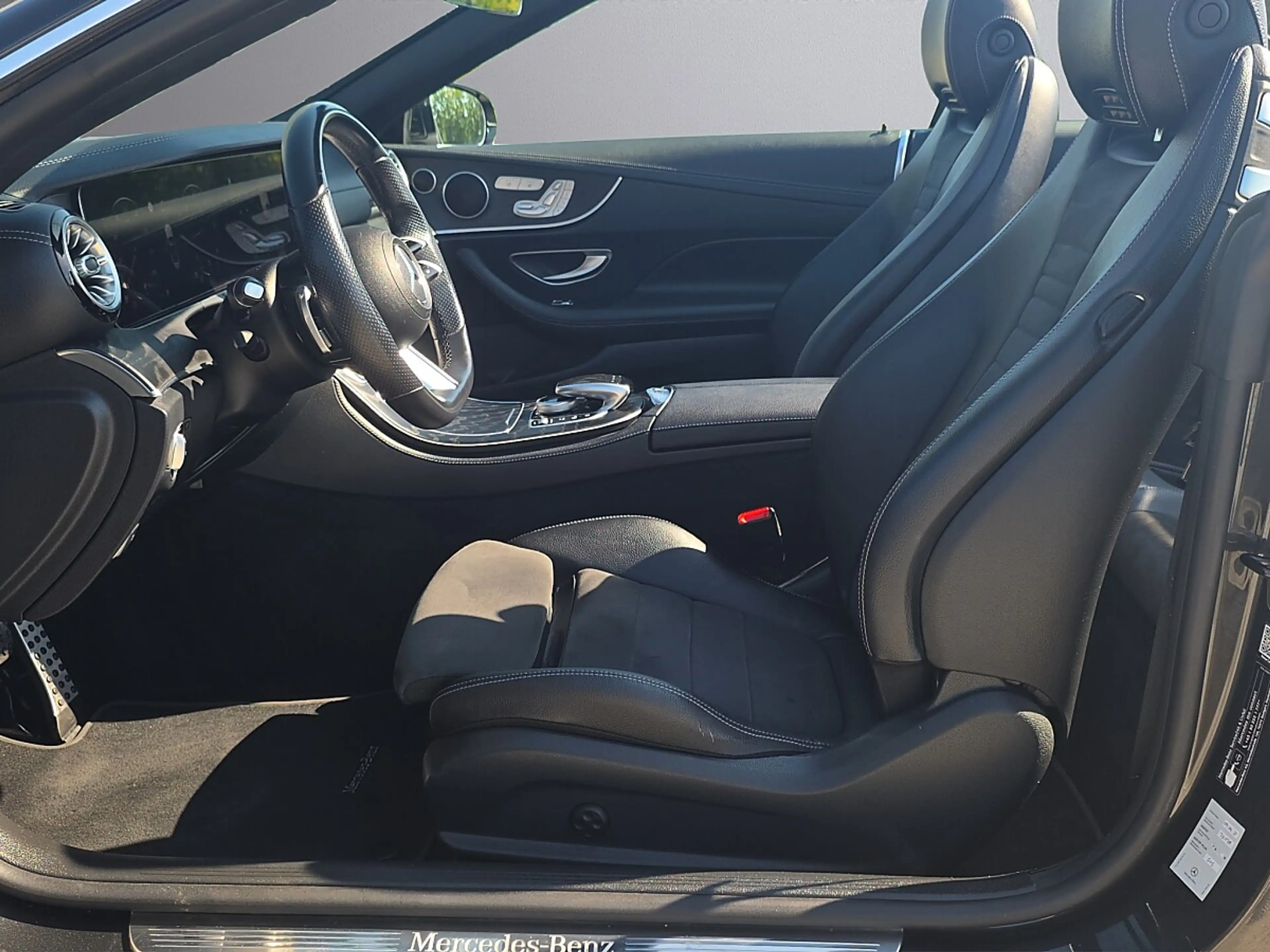 Mercedes-Benz E 220 d 4Matic Cabrio AMG SPORT*AIRSCARF/MULTIBEAM* — photo 11