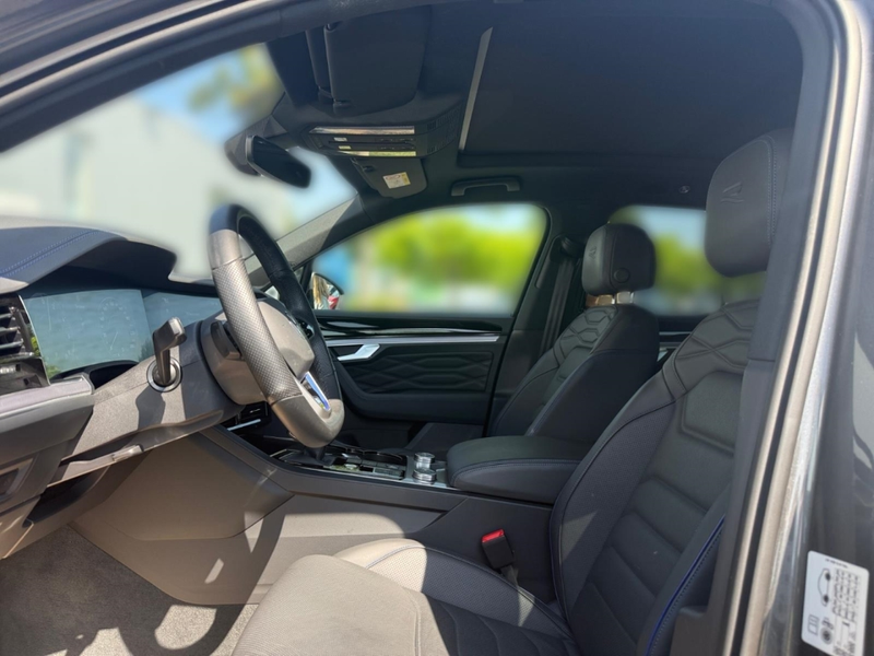 Volkswagen Touareg 3.0 V6 TSI eHybrid R 4Motion R-line El. Panodach — photo 13