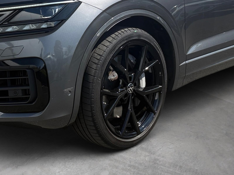 Volkswagen Touareg 3.0 V6 TSI eHybrid R 4Motion R-line El. Panodach — photo 8