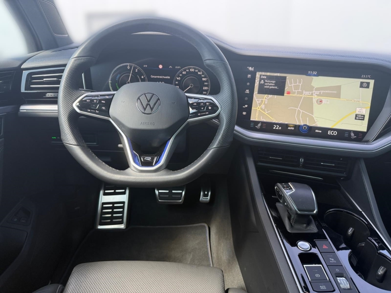 Volkswagen Touareg 3.0 V6 TSI eHybrid R 4Motion R-line El. Panodach — photo 15