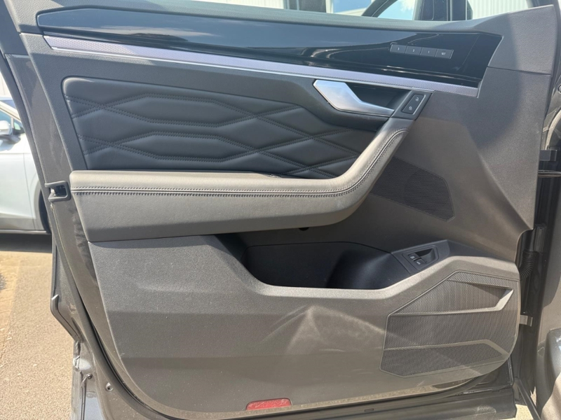 Volkswagen Touareg 3.0 V6 TSI eHybrid R 4Motion R-line El. Panodach — photo 14