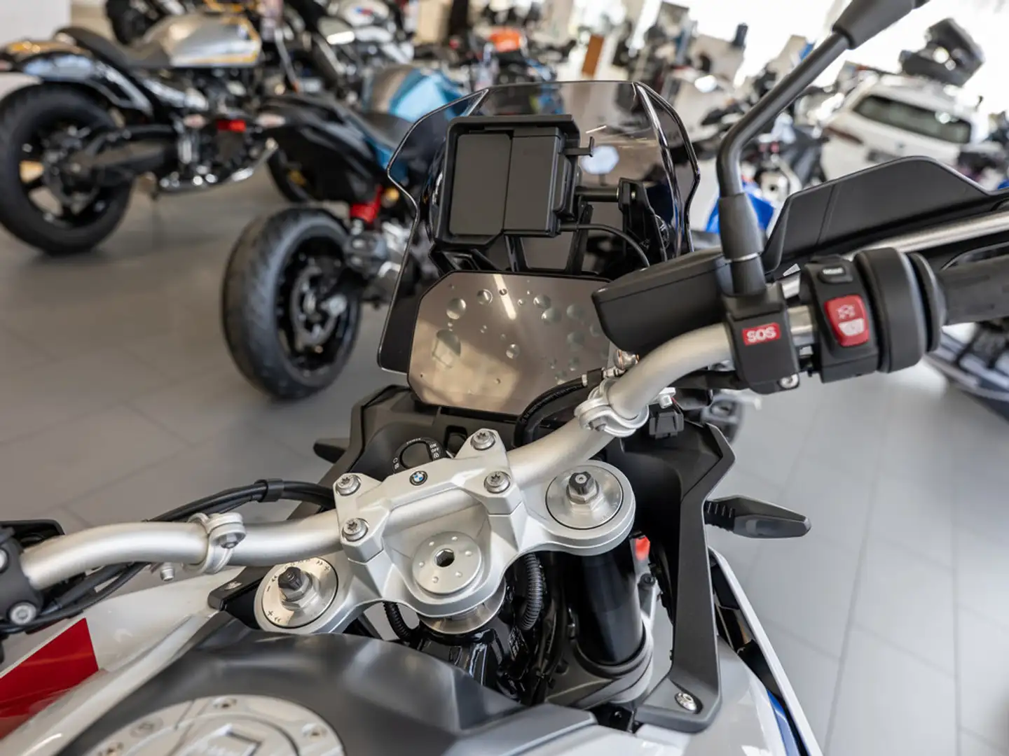 BMW F 900 GS BLACK SUPER DEAL AKRAPOVIC LED Fehér - 2