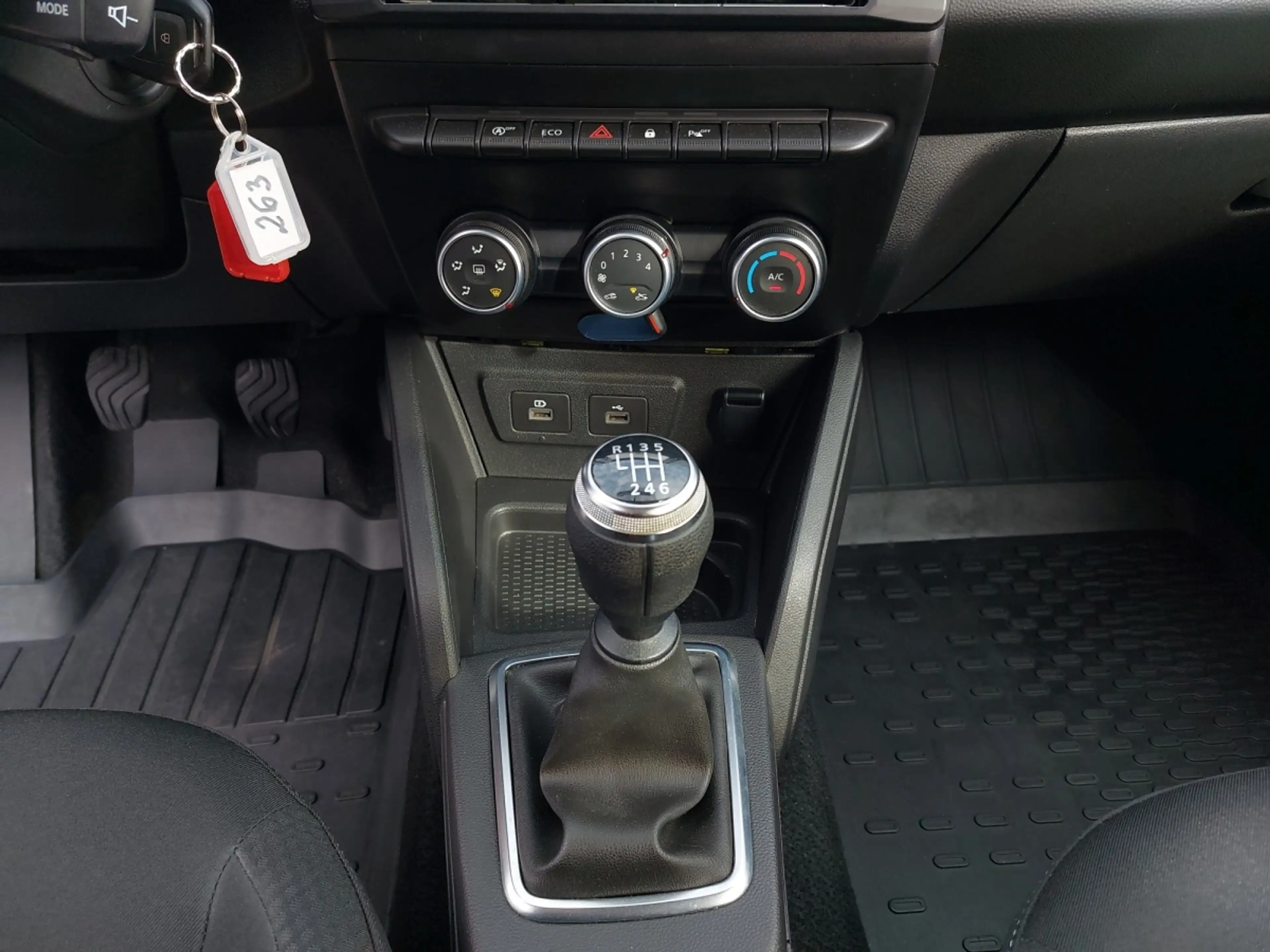 Dacia Duster TCe 130 PF Comfort — photo 9