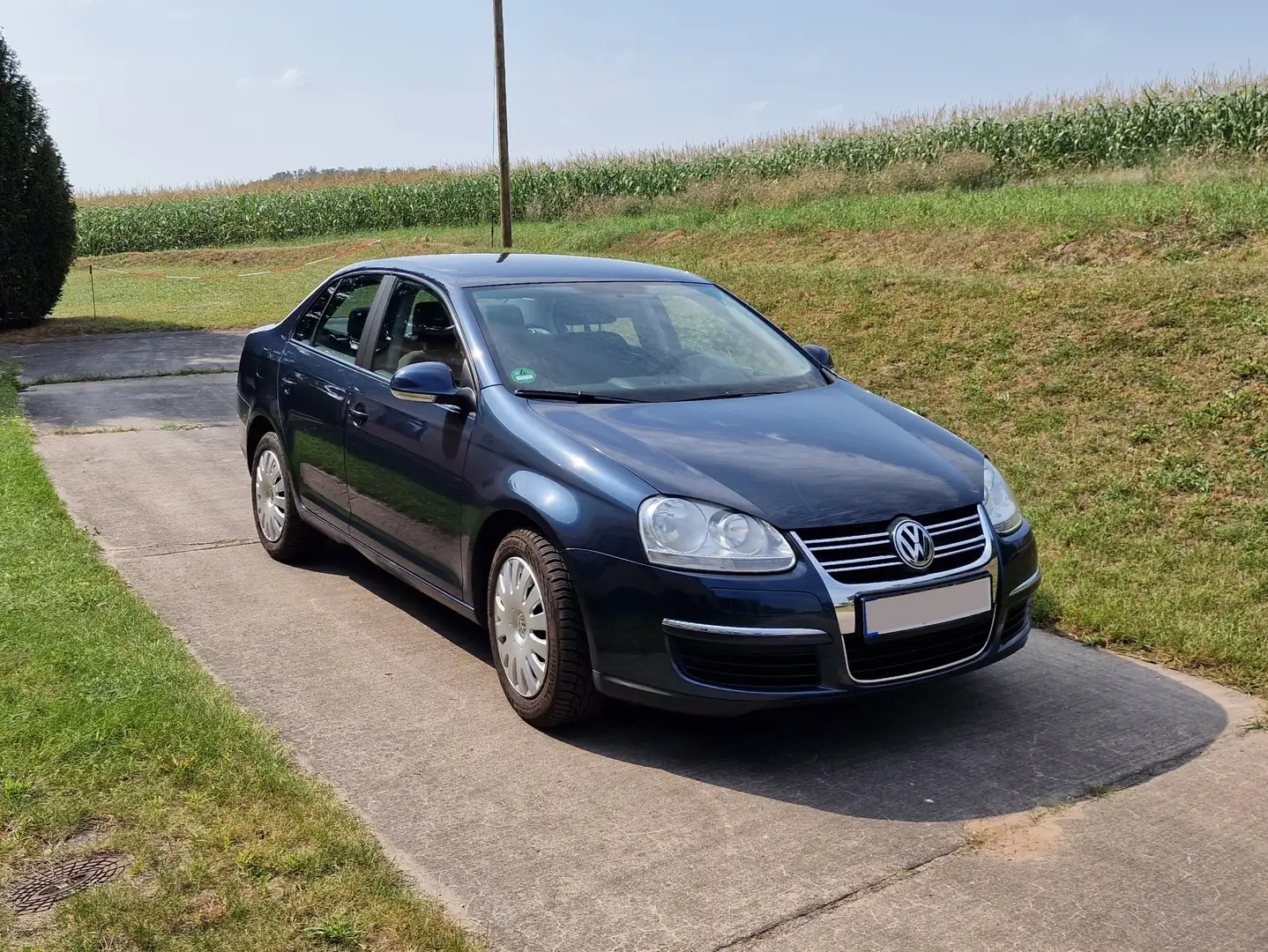 Volkswagen Jetta Jetta 1.6 Trendline Blau - 1