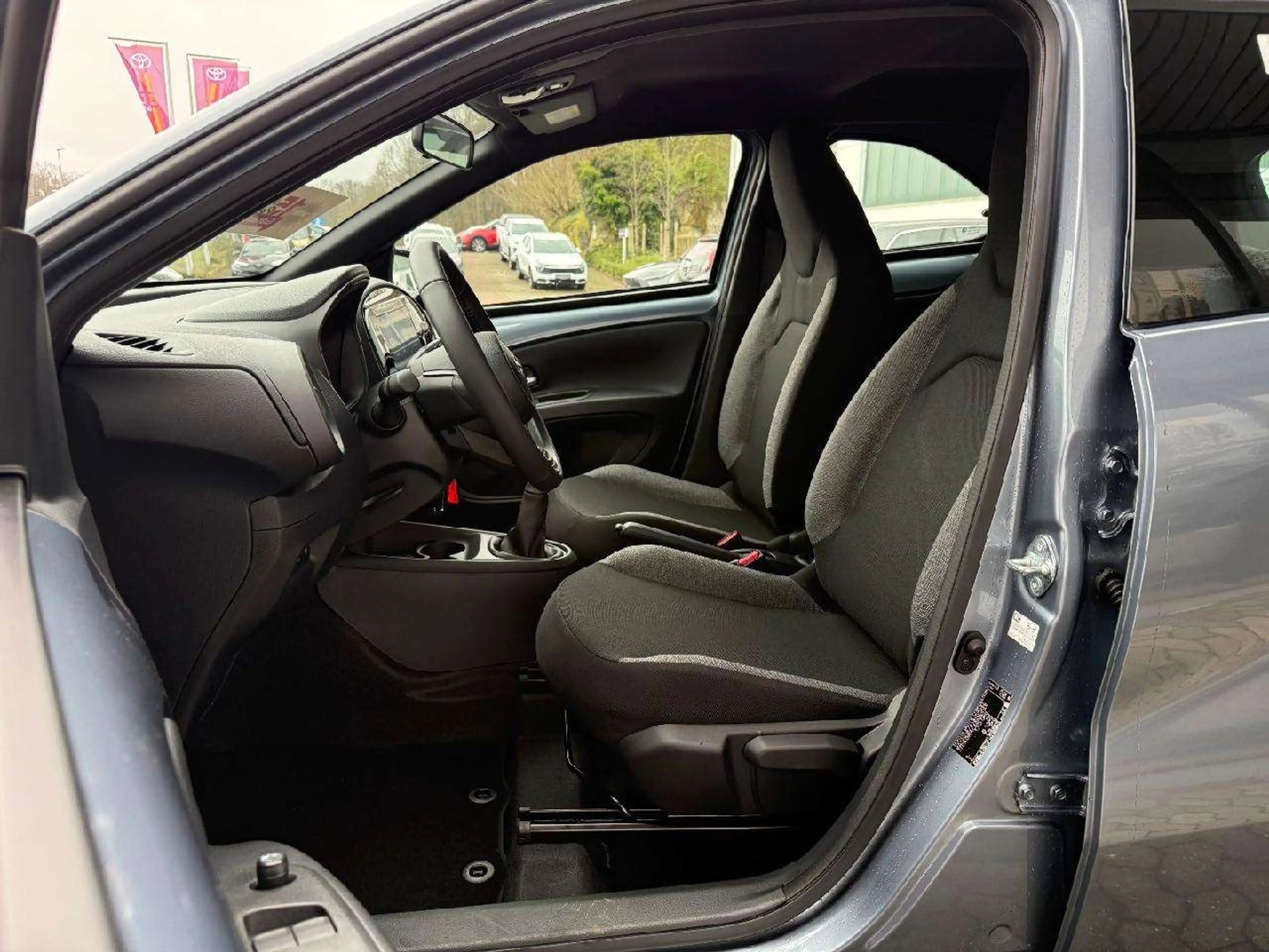 Toyota Aygo X 1.0 L BUSINESS EDITION 5 M/T ACC Kam. PDC — photo 7