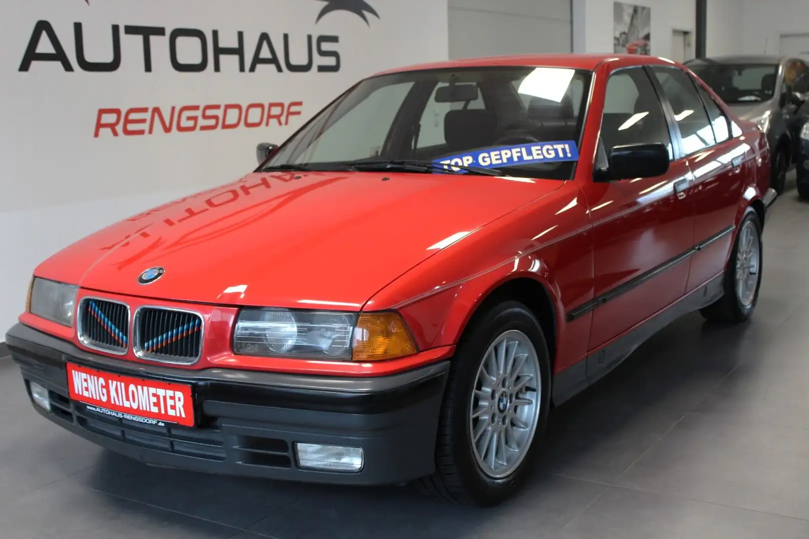 BMW 320 i 6 Zylinder 150PS Rot - 1
