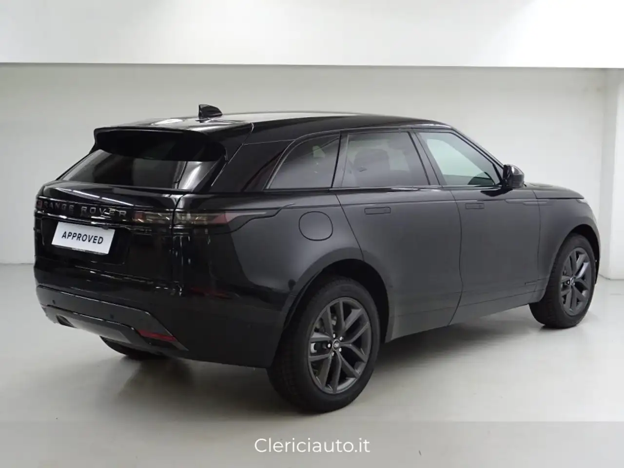 Land Rover Range Rover Velar 2026