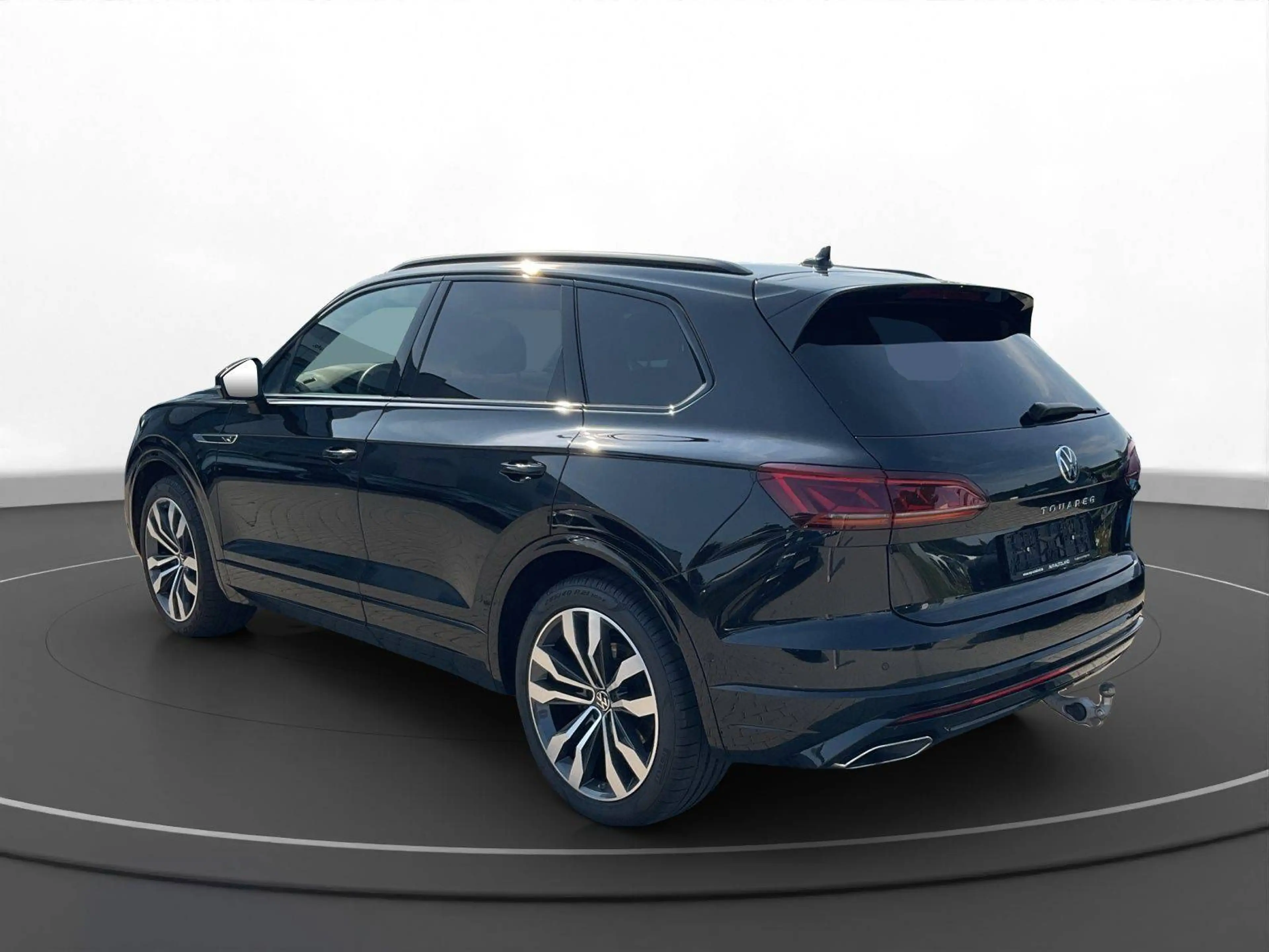 Volkswagen Touareg R-Line 4Motion — photo 5