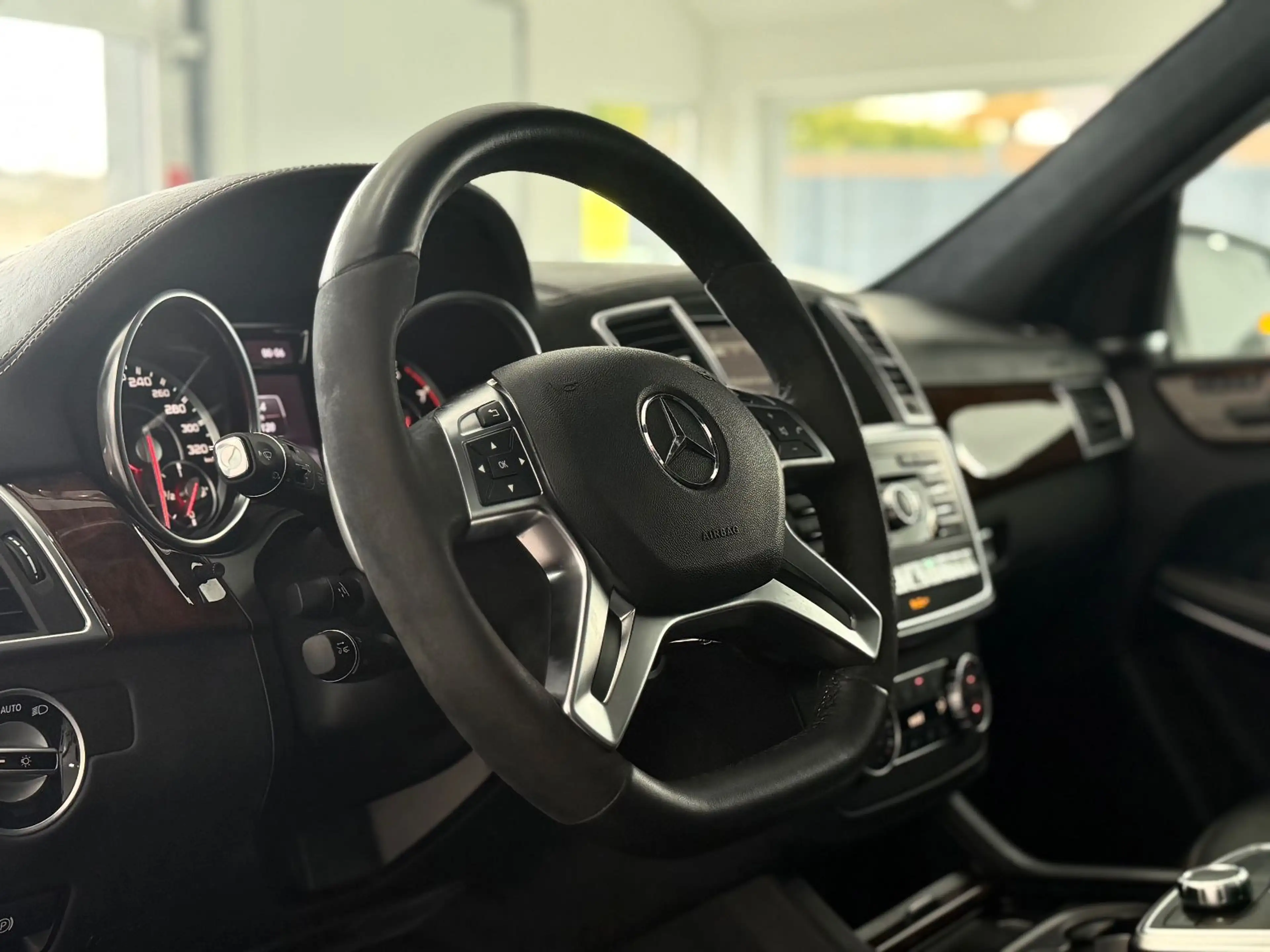 Mercedes-Benz GL 63 AMG GL63 AMG 4Matic/designo/360°/Pano/HK/Luft/Memory — photo 14