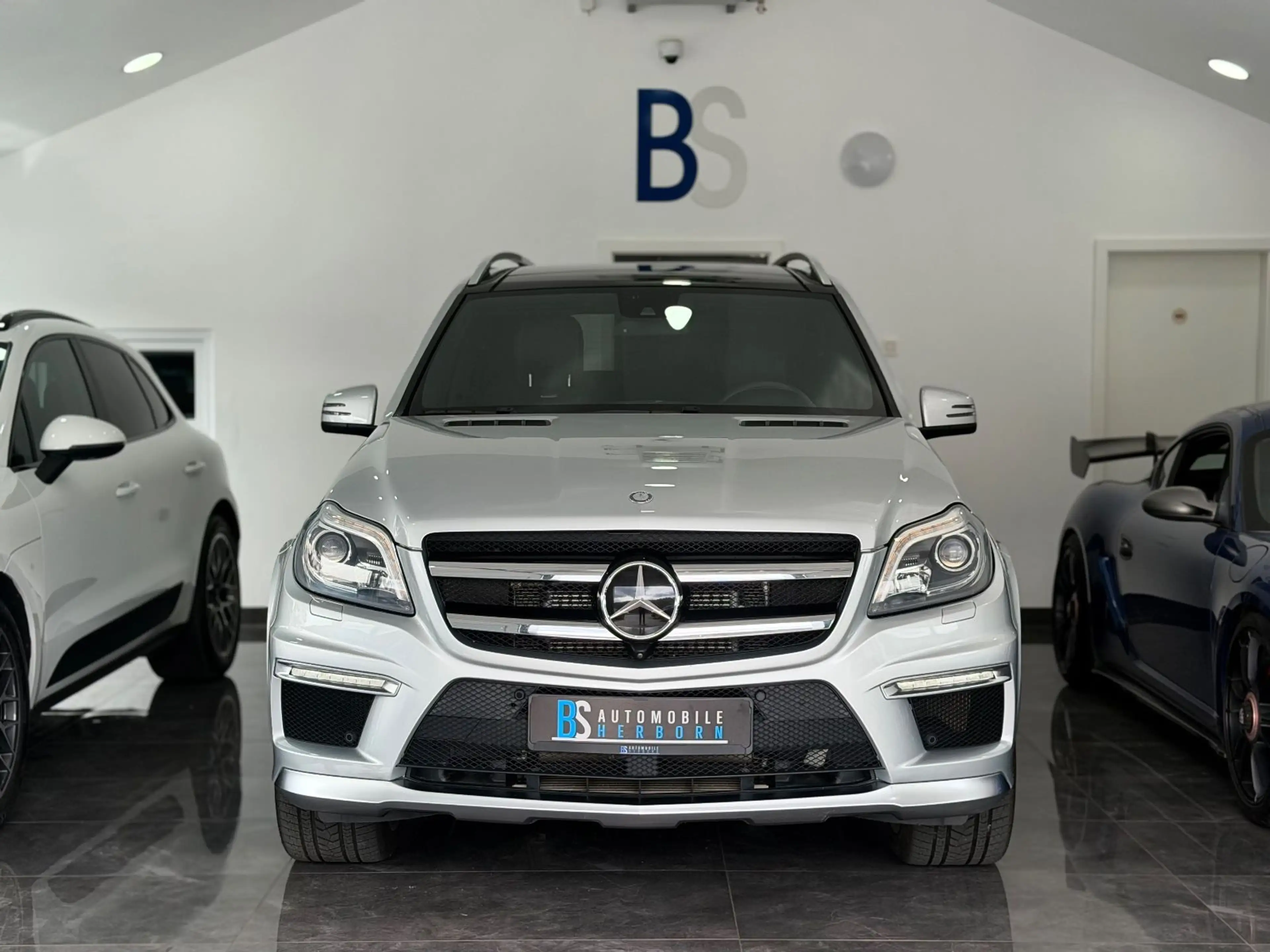 Mercedes-Benz GL 63 AMG GL63 AMG 4Matic/designo/360°/Pano/HK/Luft/Memory — photo 3