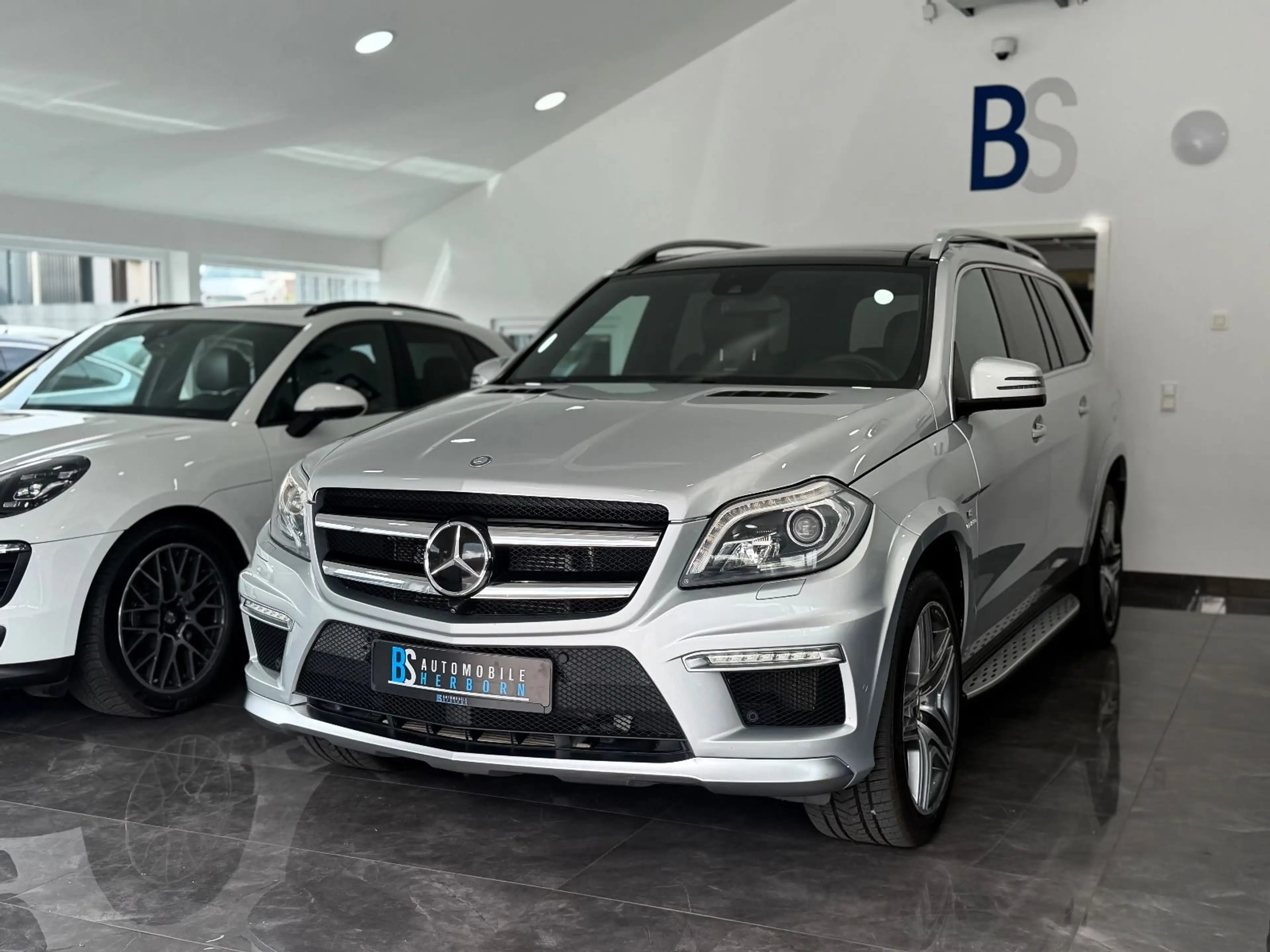 Mercedes-Benz GL 63 AMG GL63 AMG 4Matic/designo/360°/Pano/HK/Luft/Memory — photo 2