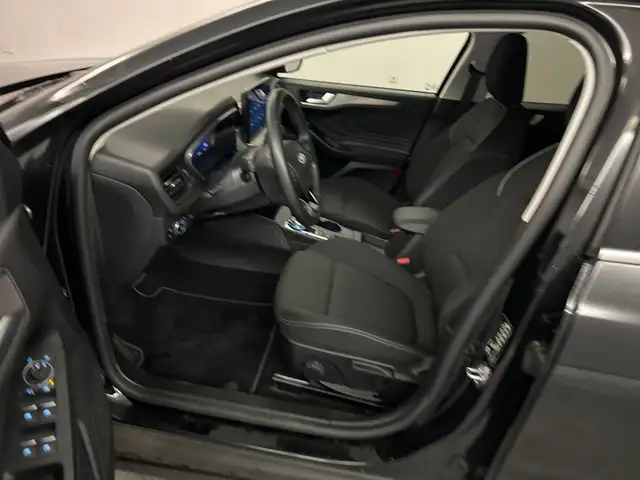 Ford Focus view 7