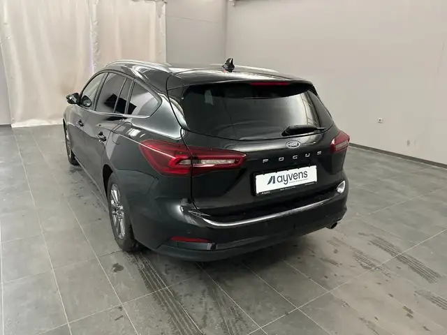 Ford Focus view 4